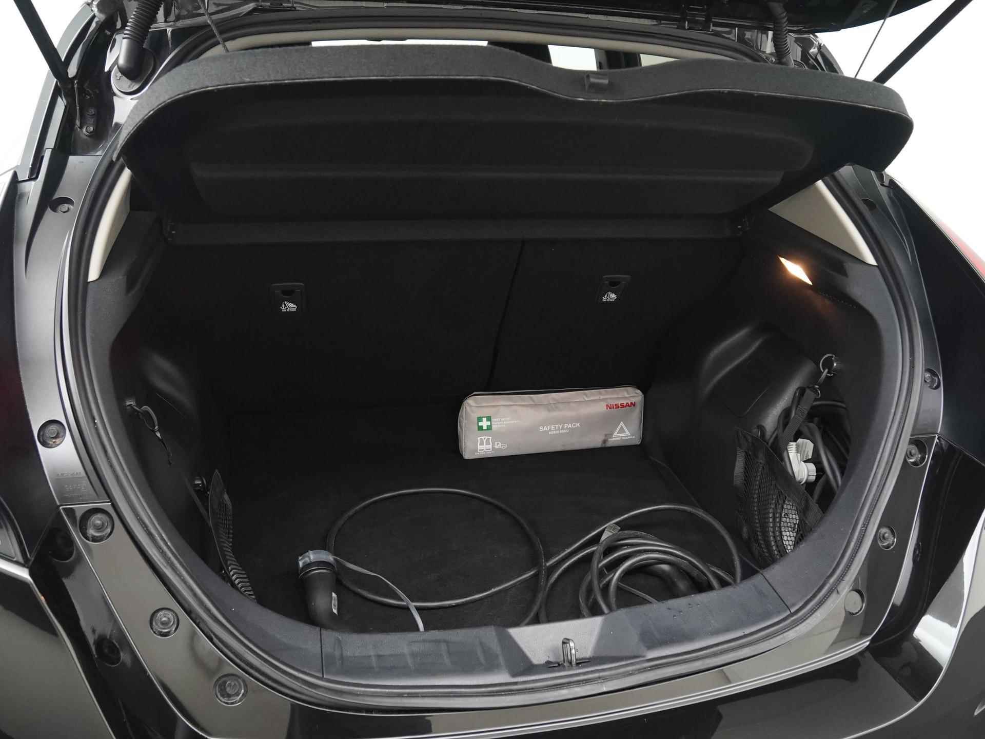 Nissan LEAF N-Connecta 40 kWh | 360 Camera | Navigatie | Adapt Cruise | Zondag Open! - 22/37