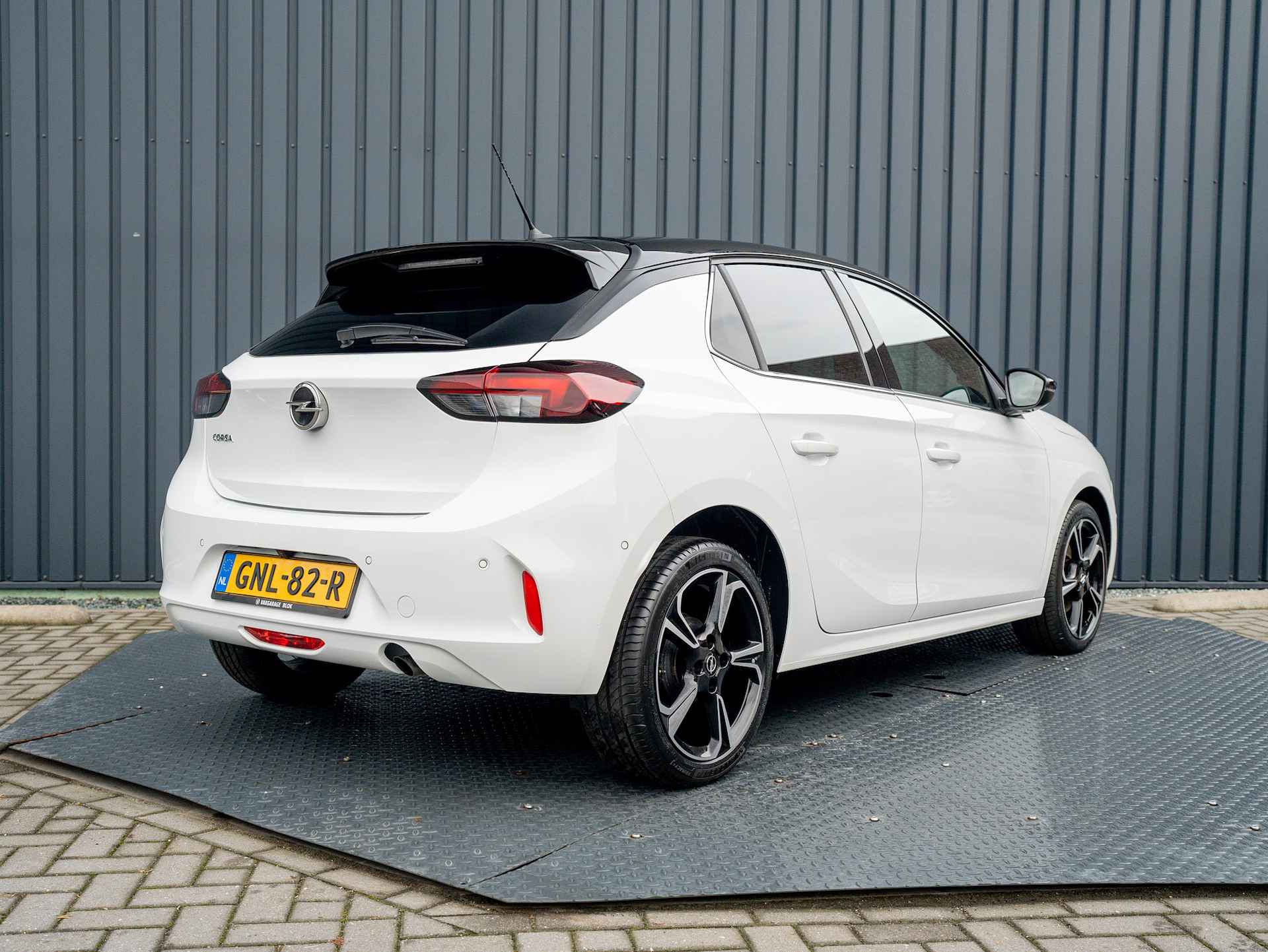 Opel Corsa 1.2 Turbo Elegance | Panodak | 17'' | Camera | Dodehoek | Stoel&Stuur verw. | PDC V&A | Prijs Rijklaar!! - 43/44