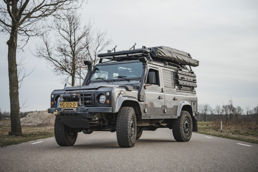 LAND ROVER Defender X-tech