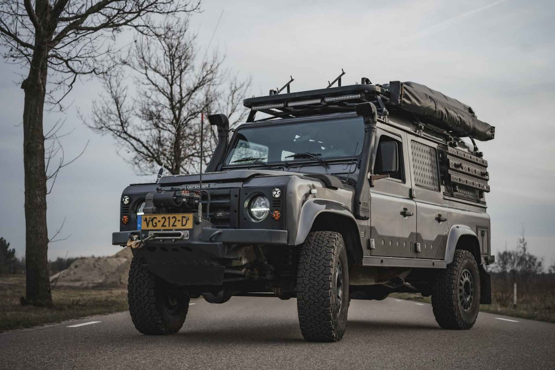 LAND ROVER Defender X-tech - 3/25