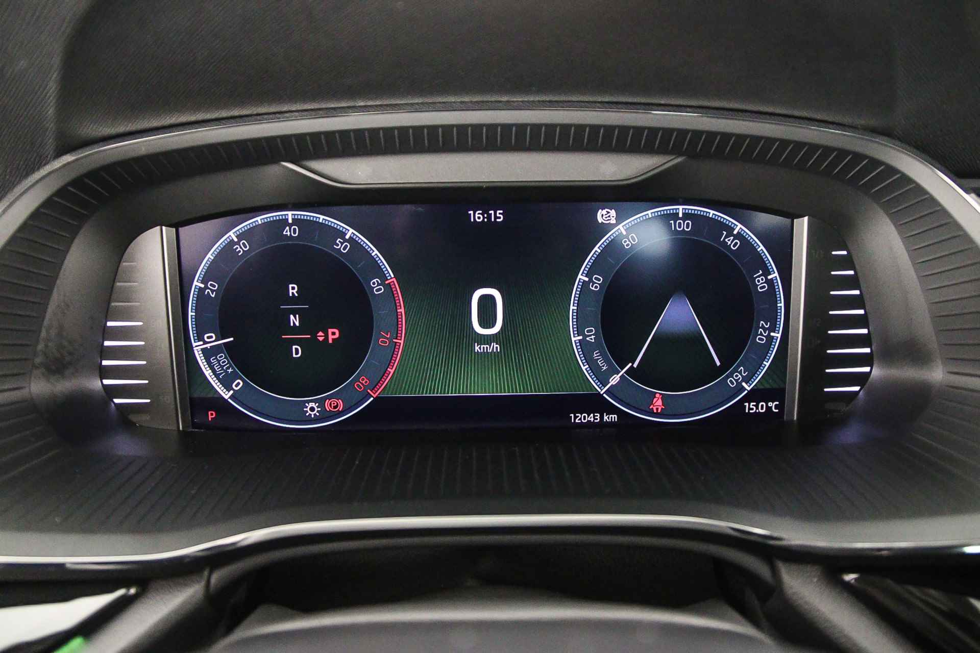 Škoda Octavia Combi Business Edition Plus 1.5 eTSI 150pk DSG Automaat Panoramadak, Adaptive cruise control, Navigatie, Achteruitrijcamera, Elektrische achterklep, Airco, Stoelverwarming, Parkeersensoren, Stuurwiel verwarmd - 11/42