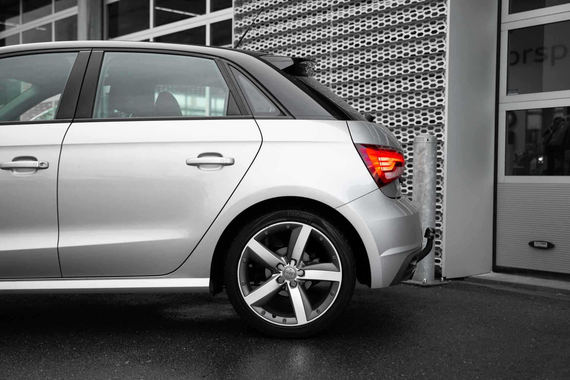 Audi A1 Sportback 1.0 TFSI 95pk Adrenalin | S-line ext. | 17" | Airco | Parkeerhulp achter - 19/46