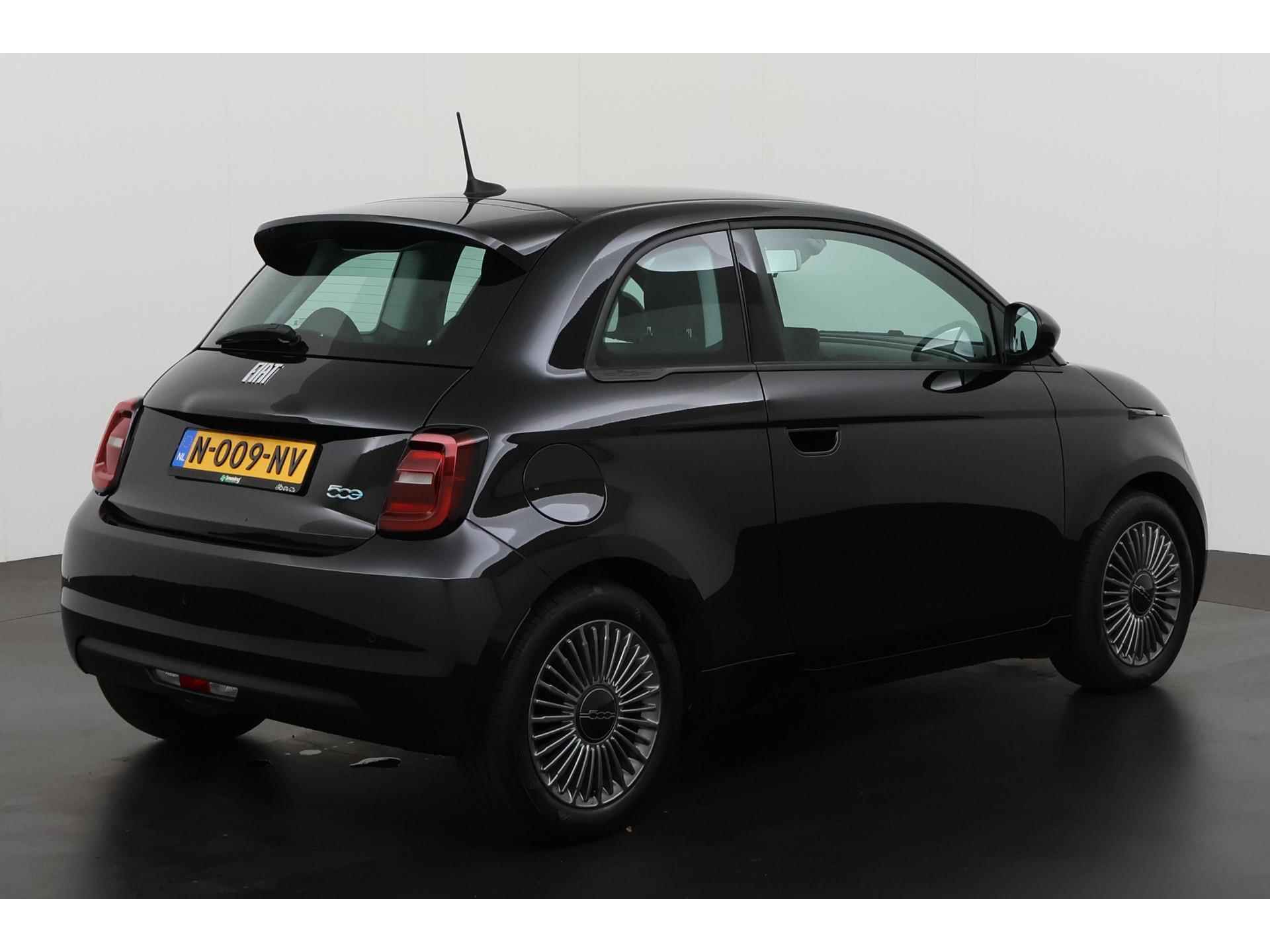 Fiat 500 RED 24 kWh 3-fase | 16.945,- na subsidie | Apple/Android Carplay | Digital Cockpit | Stoelverwarming | Zondag Open! - 4/43