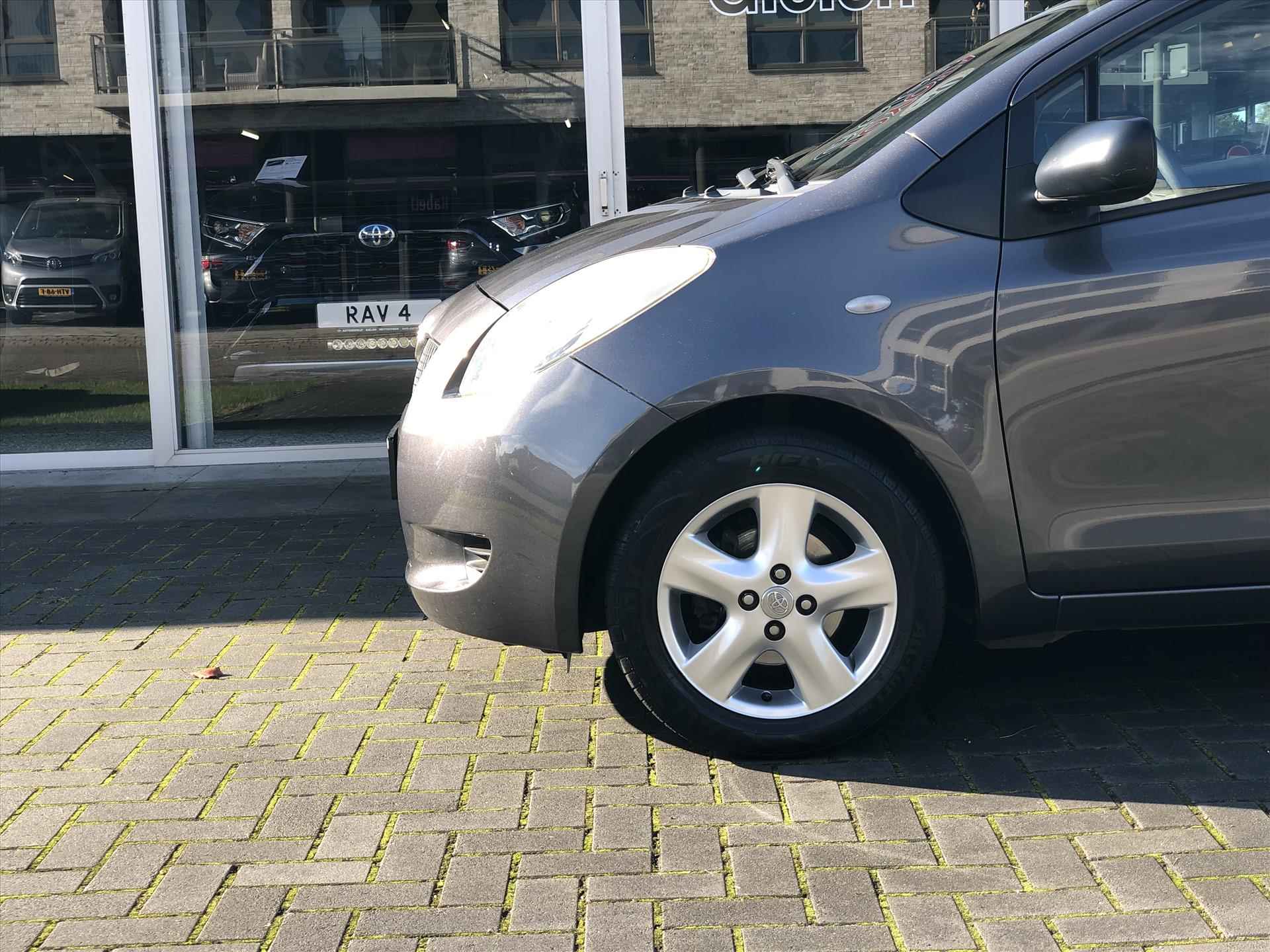 Toyota Yaris 1.3 VVTI 5-DRS Sol | Airconditioning, Lichtmetalen velgen, Centrale deurvergrendeling, Elektrische ramen - 7/21