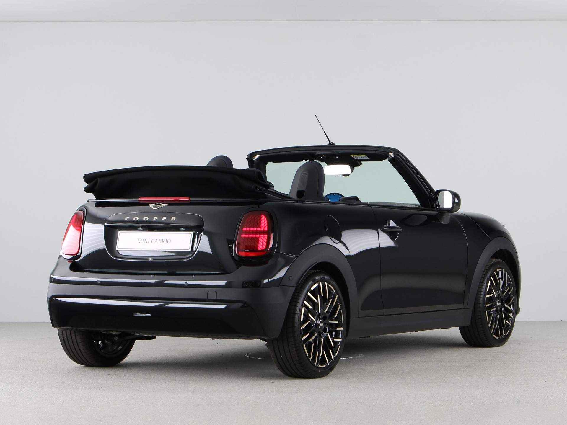 MINI Cooper Cabrio C Favoured Pakket M PRIVATE LEASE EUR 749,- (48 mnd/10.000 km) - 20/33