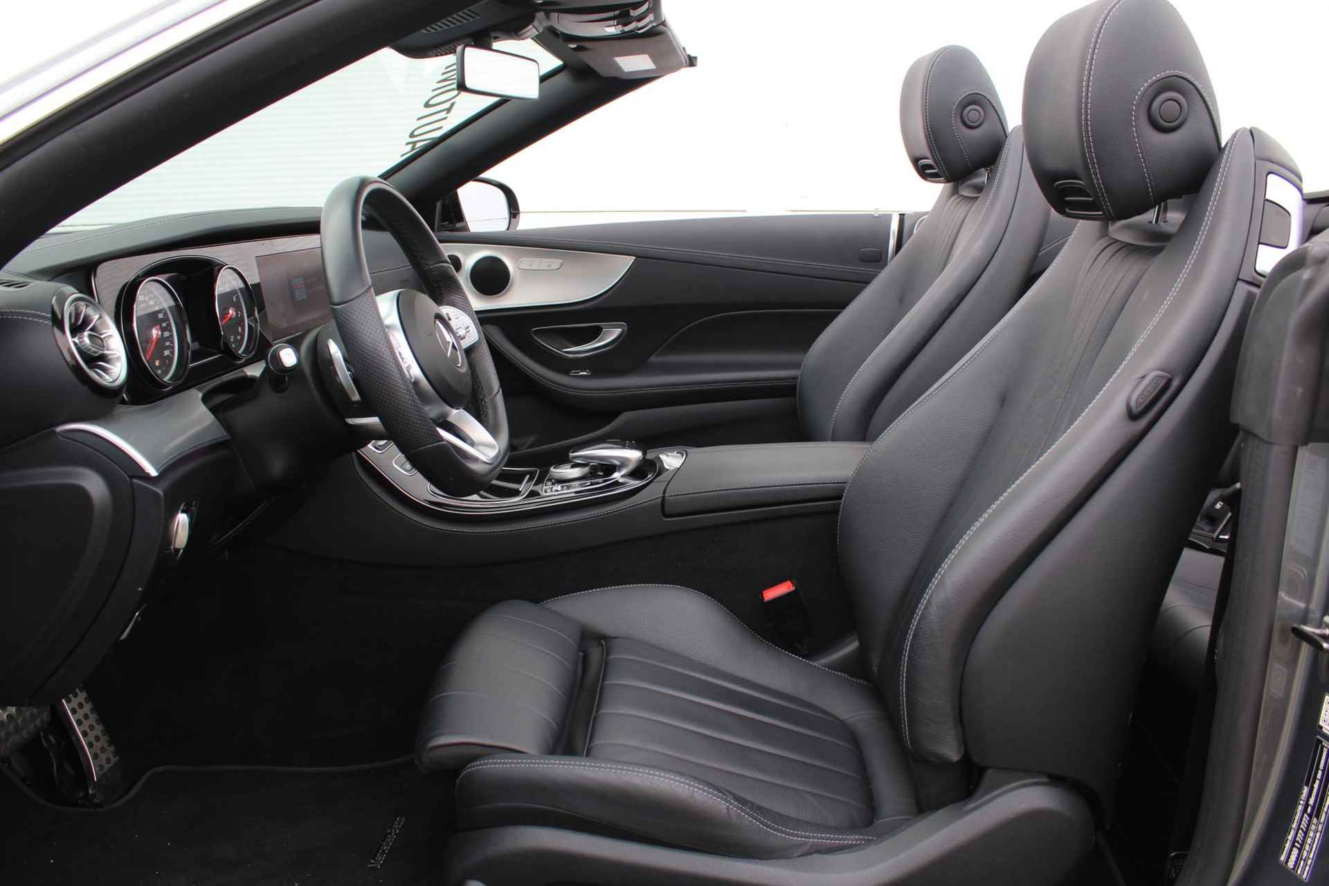 Mercedes-Benz E-klasse Cabrio 200 Premium Plus AUTOMAAT / Navigatie + Apple Carplay/Android Auto / Cruise Control / Voorstoelen Verwarmd / lederen Bekleding / Trekhaak Afneembaar (1800 KG) / - 6/47