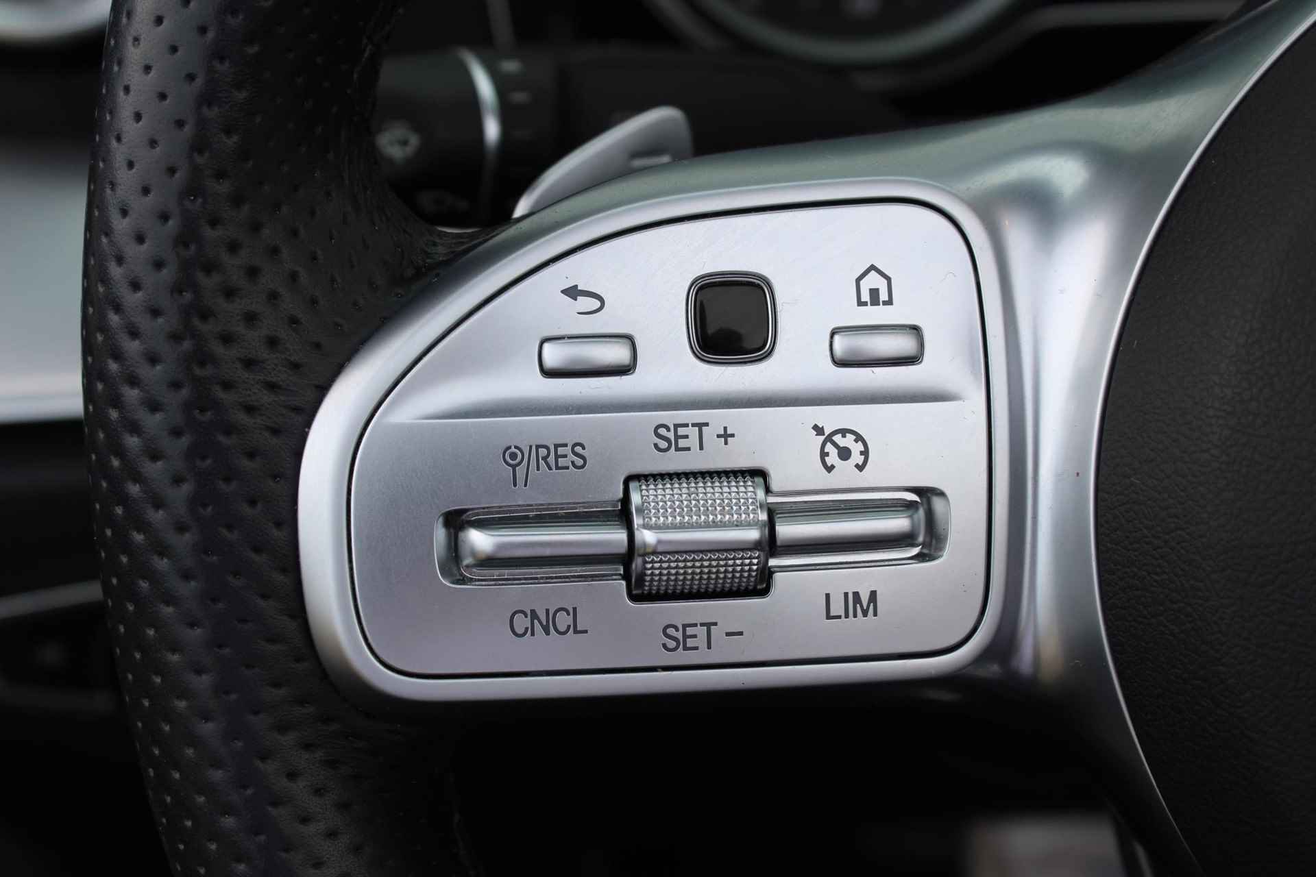 Mercedes-Benz E-klasse Cabrio 200 Premium Plus AUTOMAAT / Navigatie + Apple Carplay/Android Auto / Cruise Control / Voorstoelen Verwarmd / lederen Bekleding / Trekhaak Afneembaar (1800 KG) / - 10/47