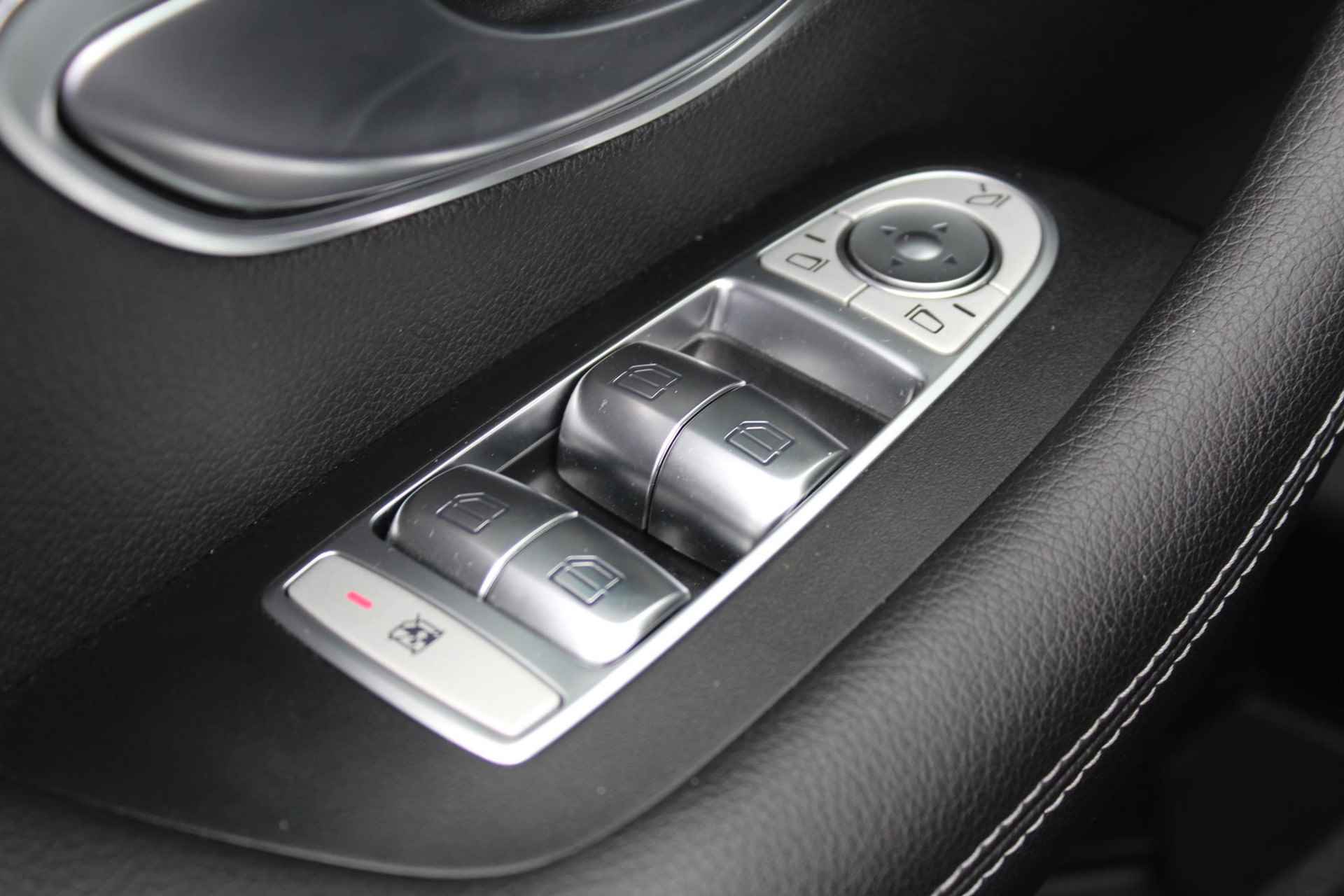 Mercedes-Benz E-klasse Cabrio 200 Premium Plus AUTOMAAT / Navigatie + Apple Carplay/Android Auto / Cruise Control / Voorstoelen Verwarmd / lederen Bekleding / Trekhaak Afneembaar (1800 KG) / - 14/47