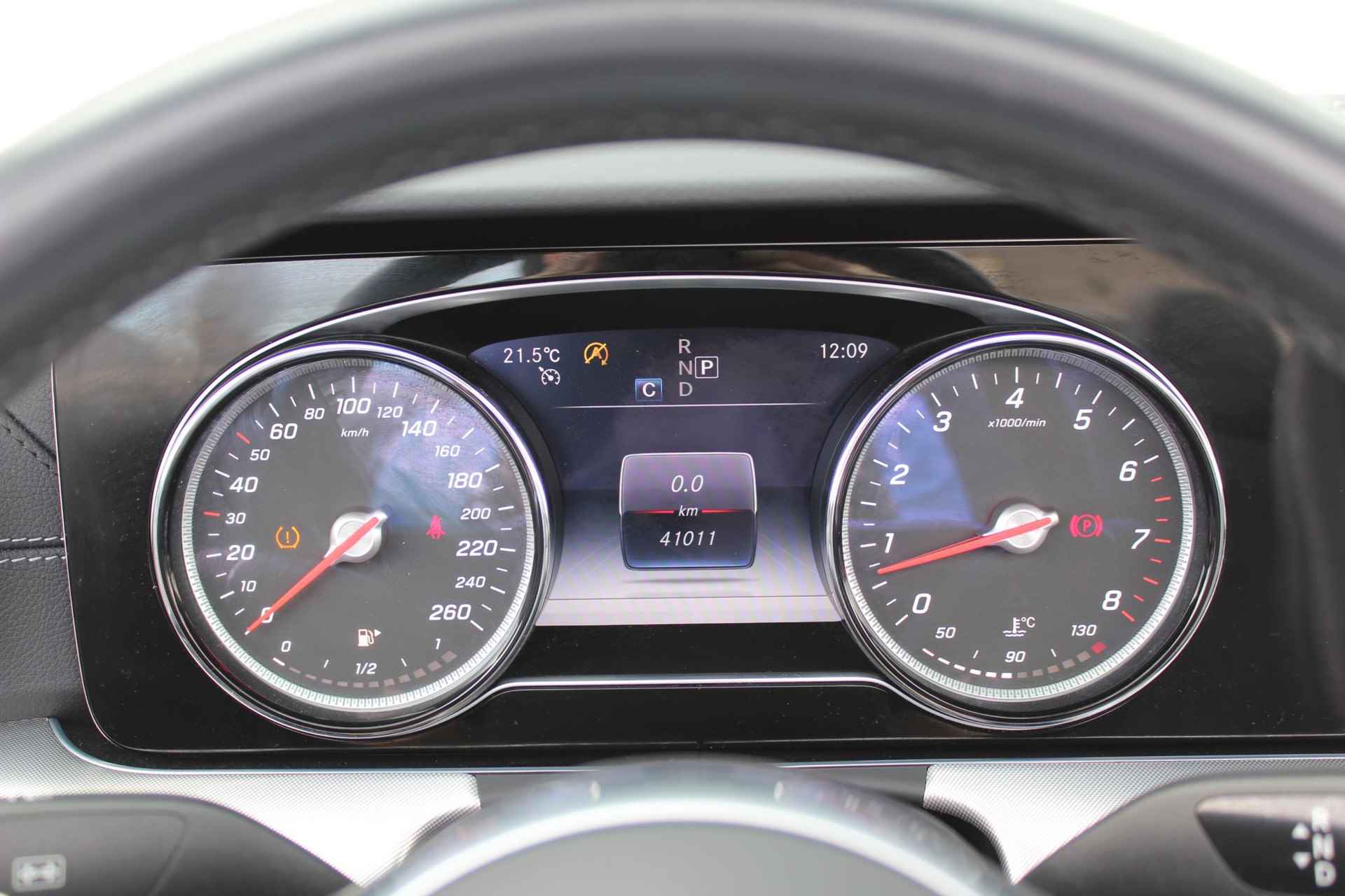 Mercedes-Benz E-klasse Cabrio 200 Premium Plus AUTOMAAT / Navigatie + Apple Carplay/Android Auto / Cruise Control / Voorstoelen Verwarmd / lederen Bekleding / Trekhaak Afneembaar (1800 KG) / - 20/47