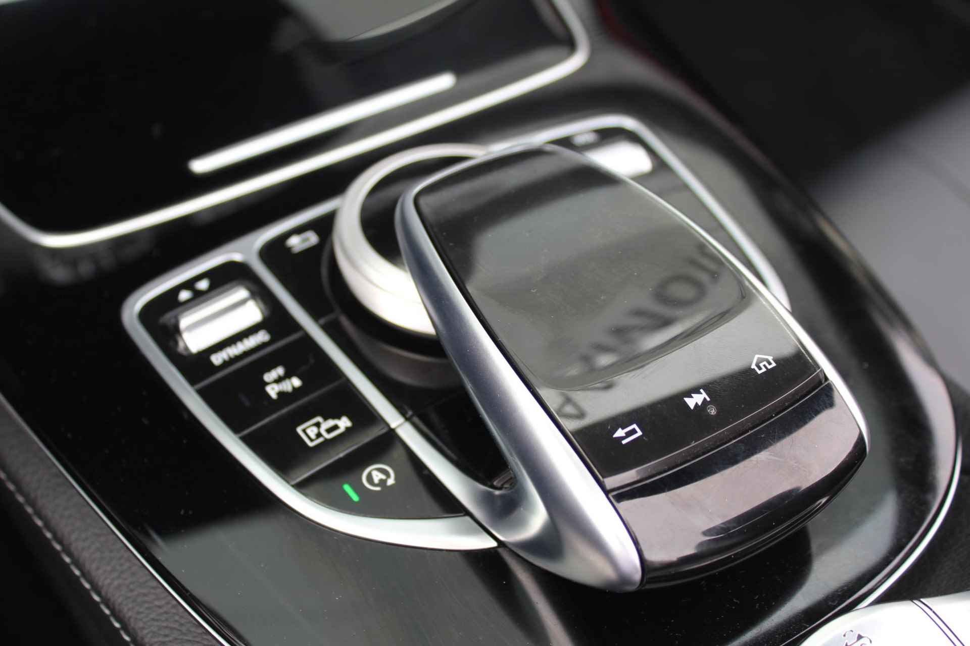 Mercedes-Benz E-klasse Cabrio 200 Premium Plus AUTOMAAT / Navigatie + Apple Carplay/Android Auto / Cruise Control / Voorstoelen Verwarmd / lederen Bekleding / Trekhaak Afneembaar (1800 KG) / - 29/47