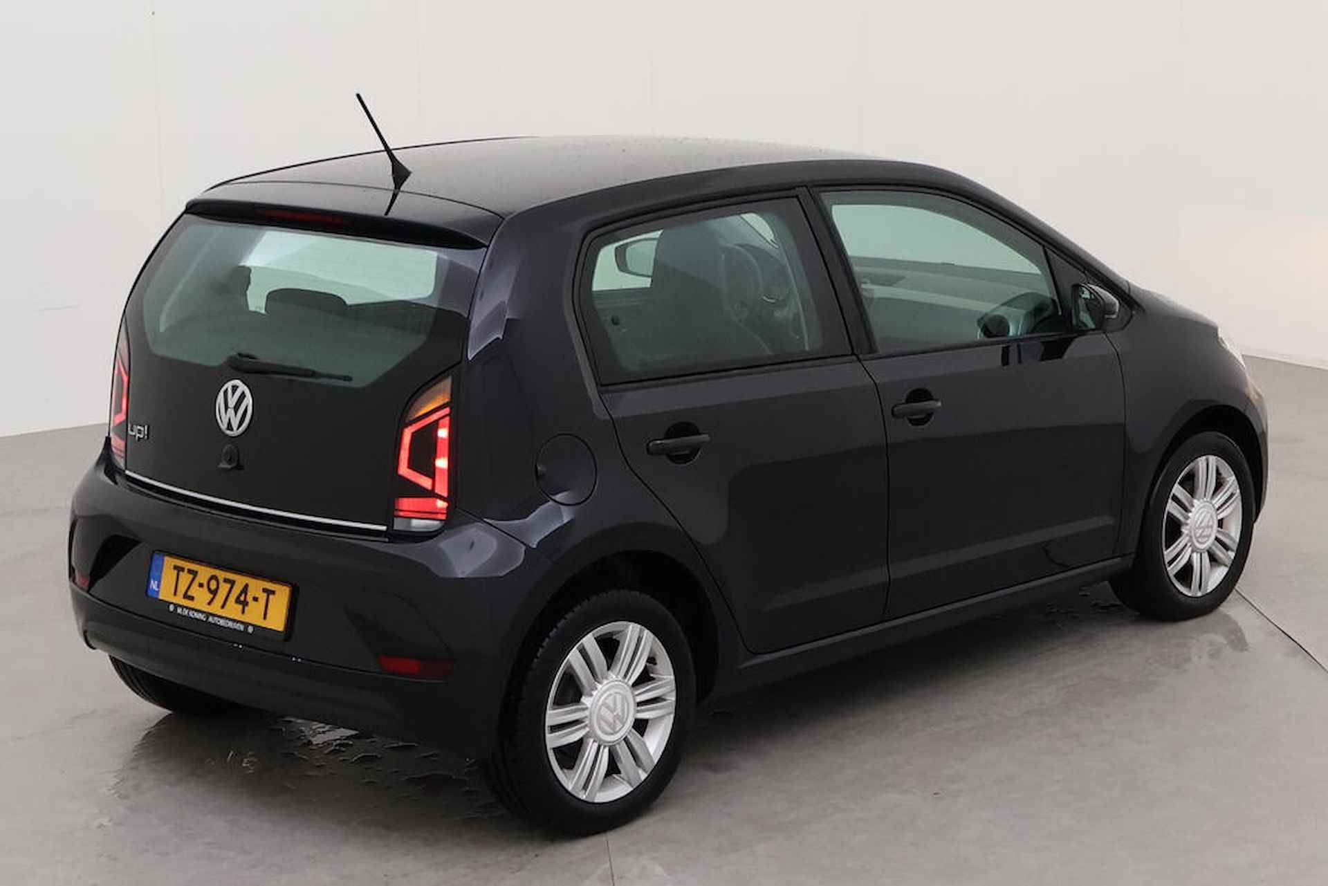 Volkswagen up! 1.0 BMT high up! Metallic/ Airco/ 15 lmv/ Parkeersensor A. - 9/15