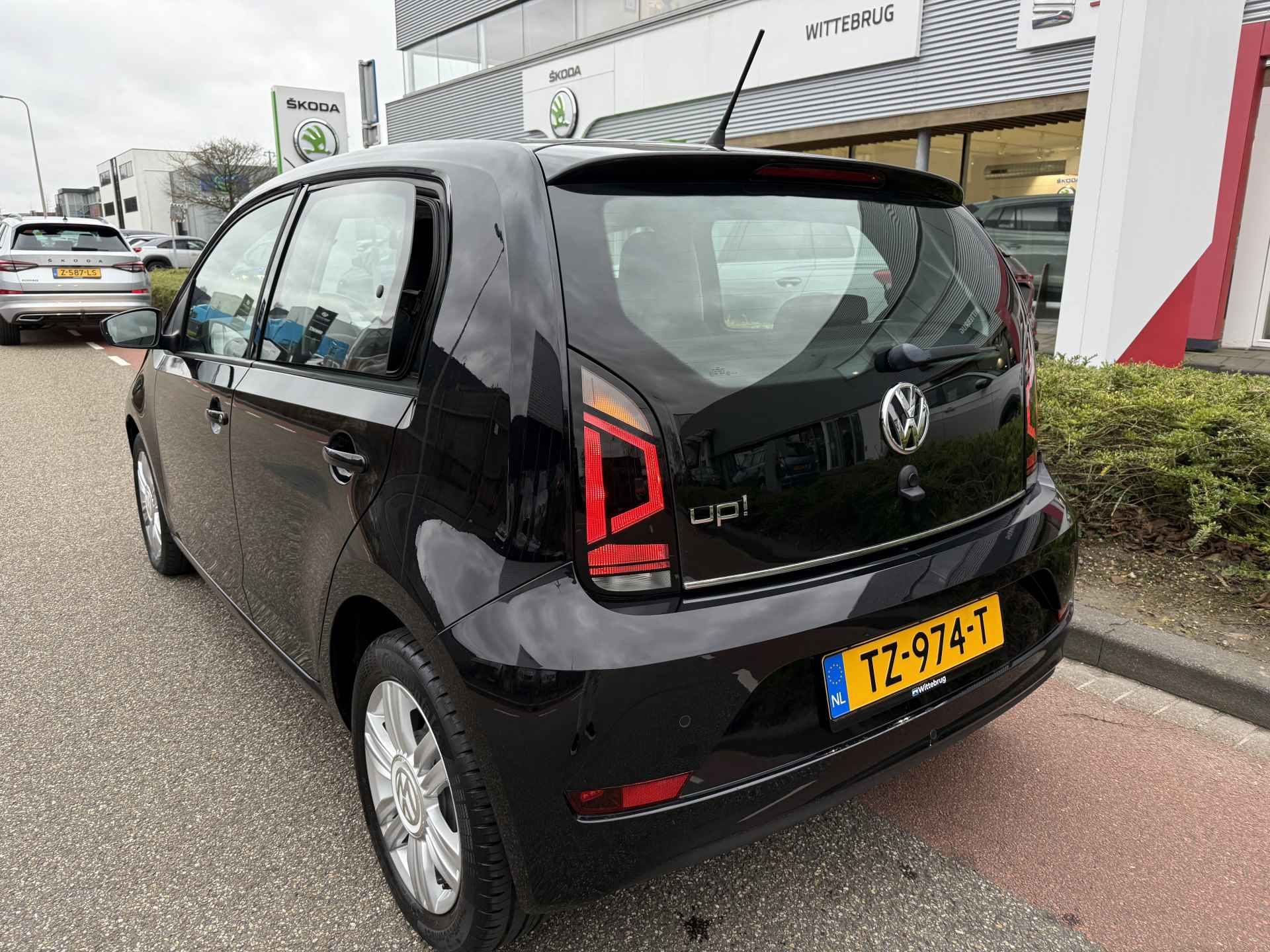 Volkswagen up! 1.0 BMT high up! Metallic/ Airco/ 15 lmv/ Parkeersensor A. - 7/23