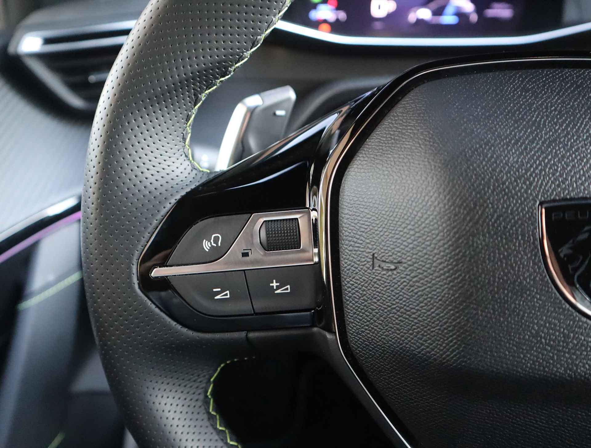 PEUGEOT 208 GT Hybrid 100PK e-DCS6 Automaat, Rijklaarprijs, Alcantara Camera voor en achter Adaptieve cruise control - 29/75