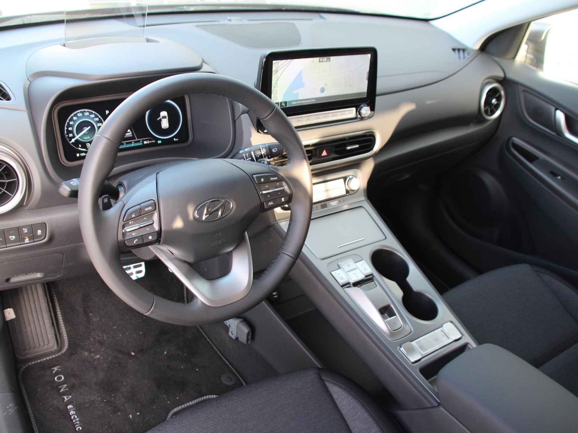 Hyundai Kona EV Fashion 39 kWh *SUBSIDIE MOGELIJK* | Head-Up Display | Navigatie | Camera | Apple Carplay/Android Auto | Premium Audio | Keyless Entry | Rijklaarprijs! - 9/25