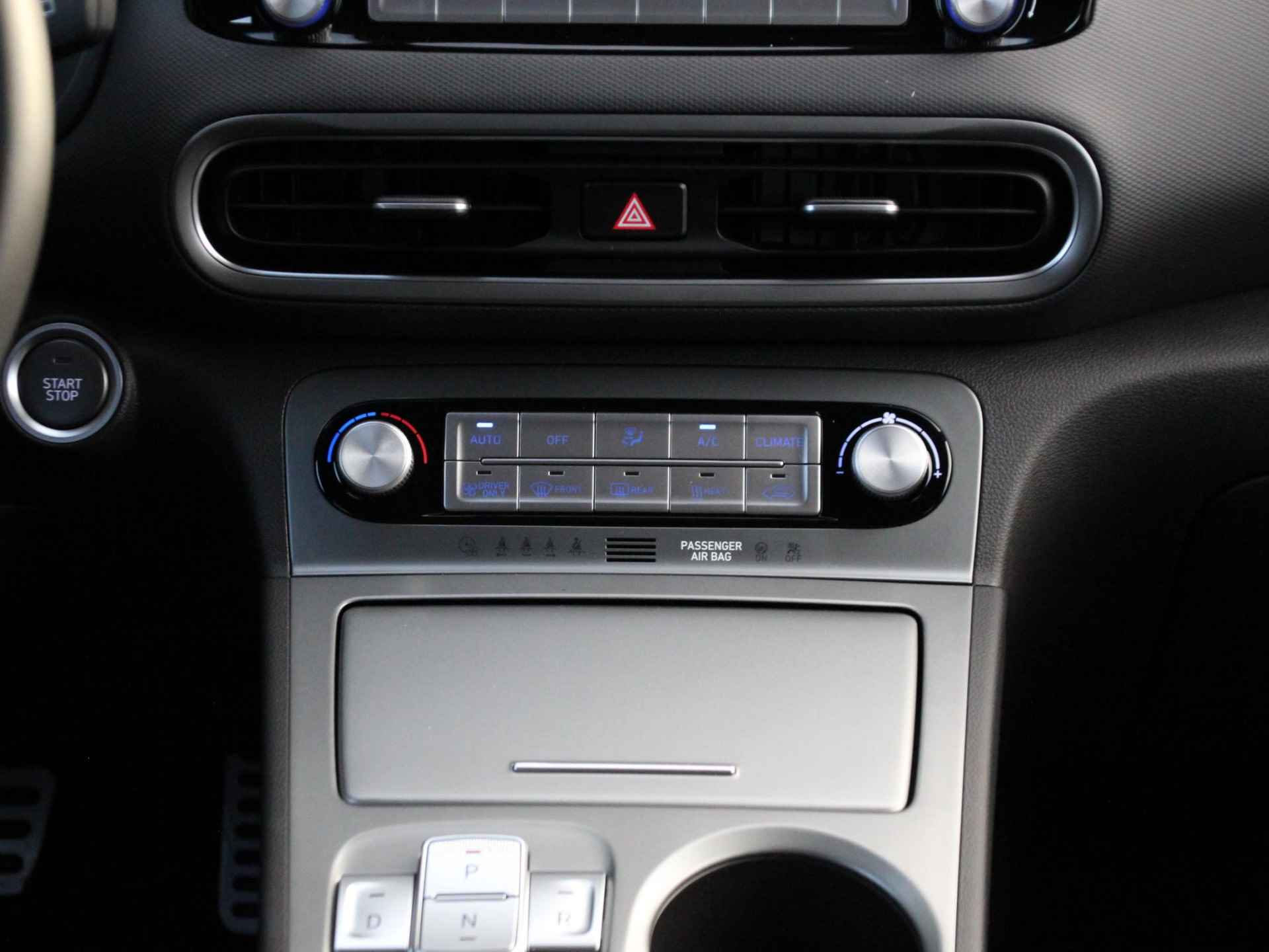Hyundai Kona EV Fashion 39 kWh *SUBSIDIE MOGELIJK* | Head-Up Display | Navigatie | Camera | Apple Carplay/Android Auto | Premium Audio | Keyless Entry | Rijklaarprijs! - 18/25