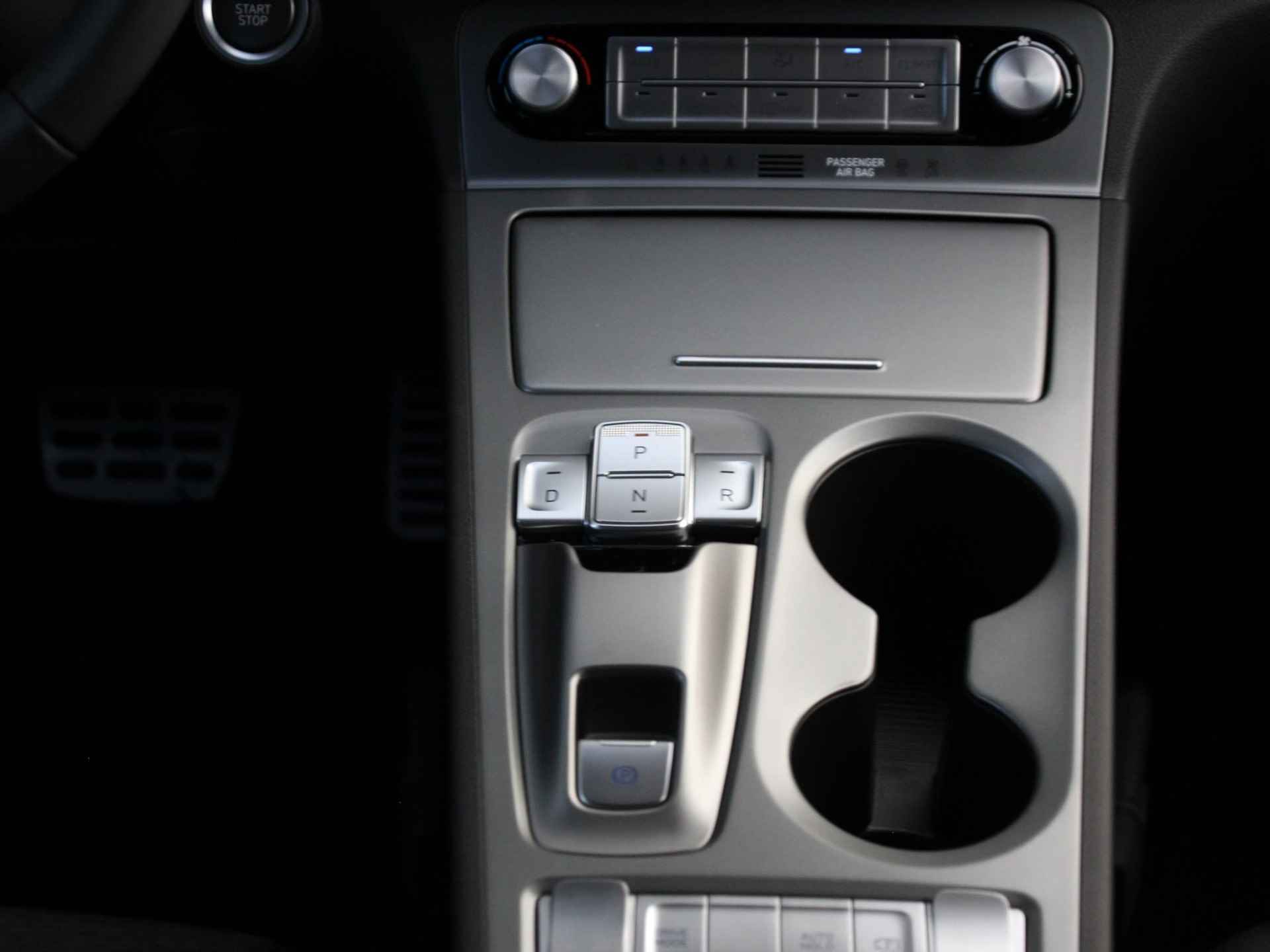 Hyundai Kona EV Fashion 39 kWh *SUBSIDIE MOGELIJK* | Head-Up Display | Navigatie | Camera | Apple Carplay/Android Auto | Premium Audio | Keyless Entry | Rijklaarprijs! - 19/25