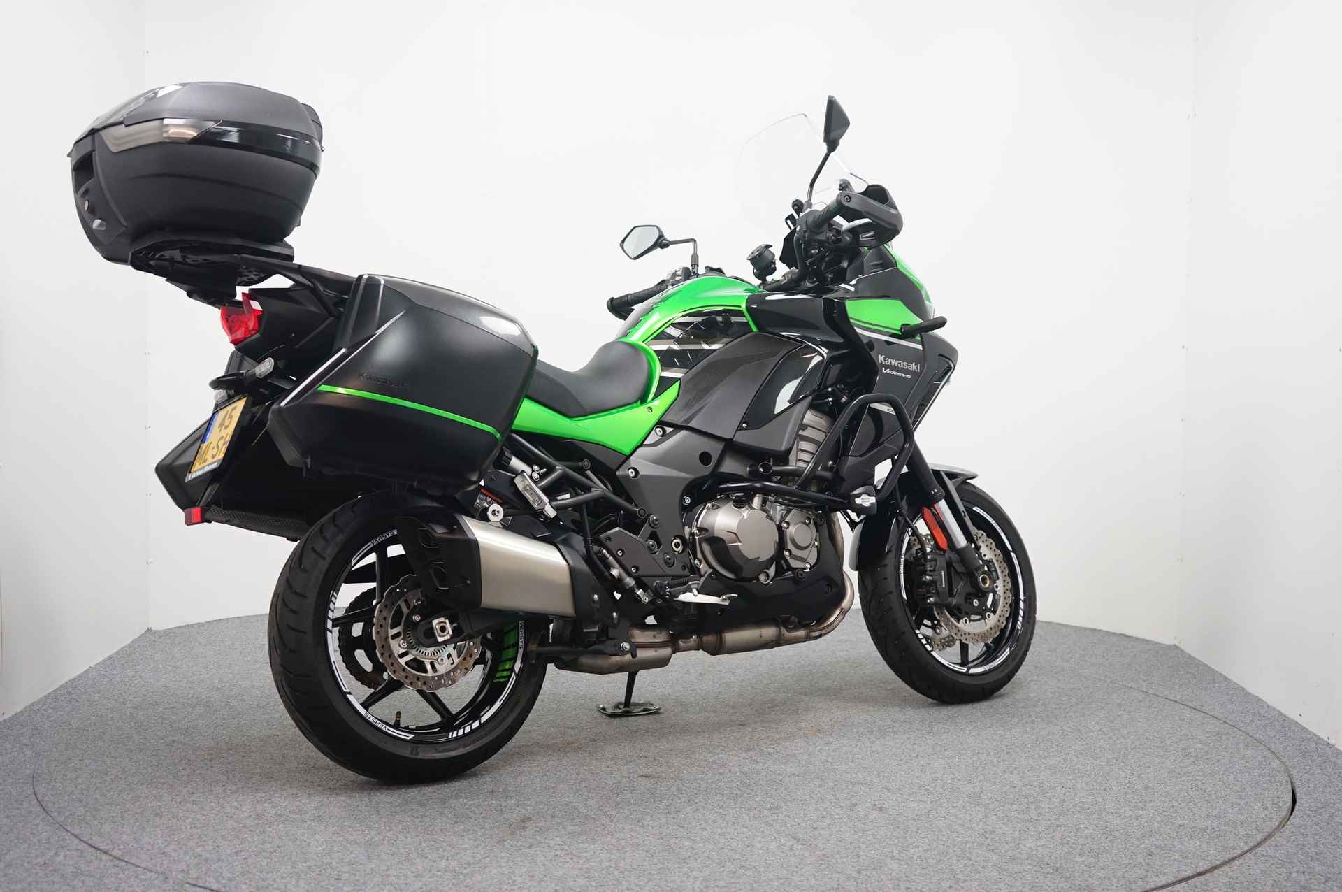 Kawasaki VERSYS 1000 GERESERVEERD TM 22/2 HH - 8/31