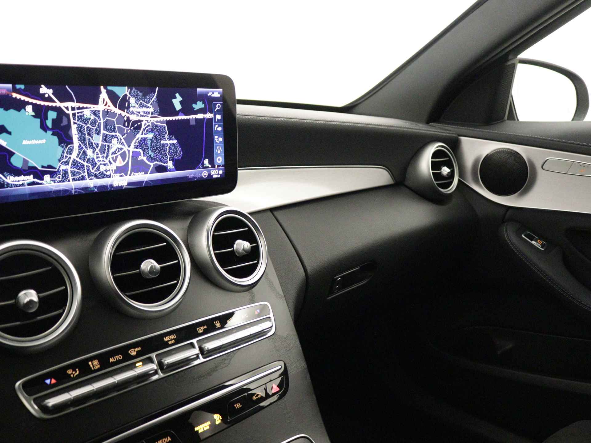 Mercedes-Benz C-Klasse Estate 300 e AMG Nightpakket | Panoramadak | Rijassistentie Pack | 360 gr Camera | Sfeerverlichting | Apple CarPlay | Alarm | Inclusief 24 maanden Mercedes-Benz Certified garantie voor Europa. - 8/46
