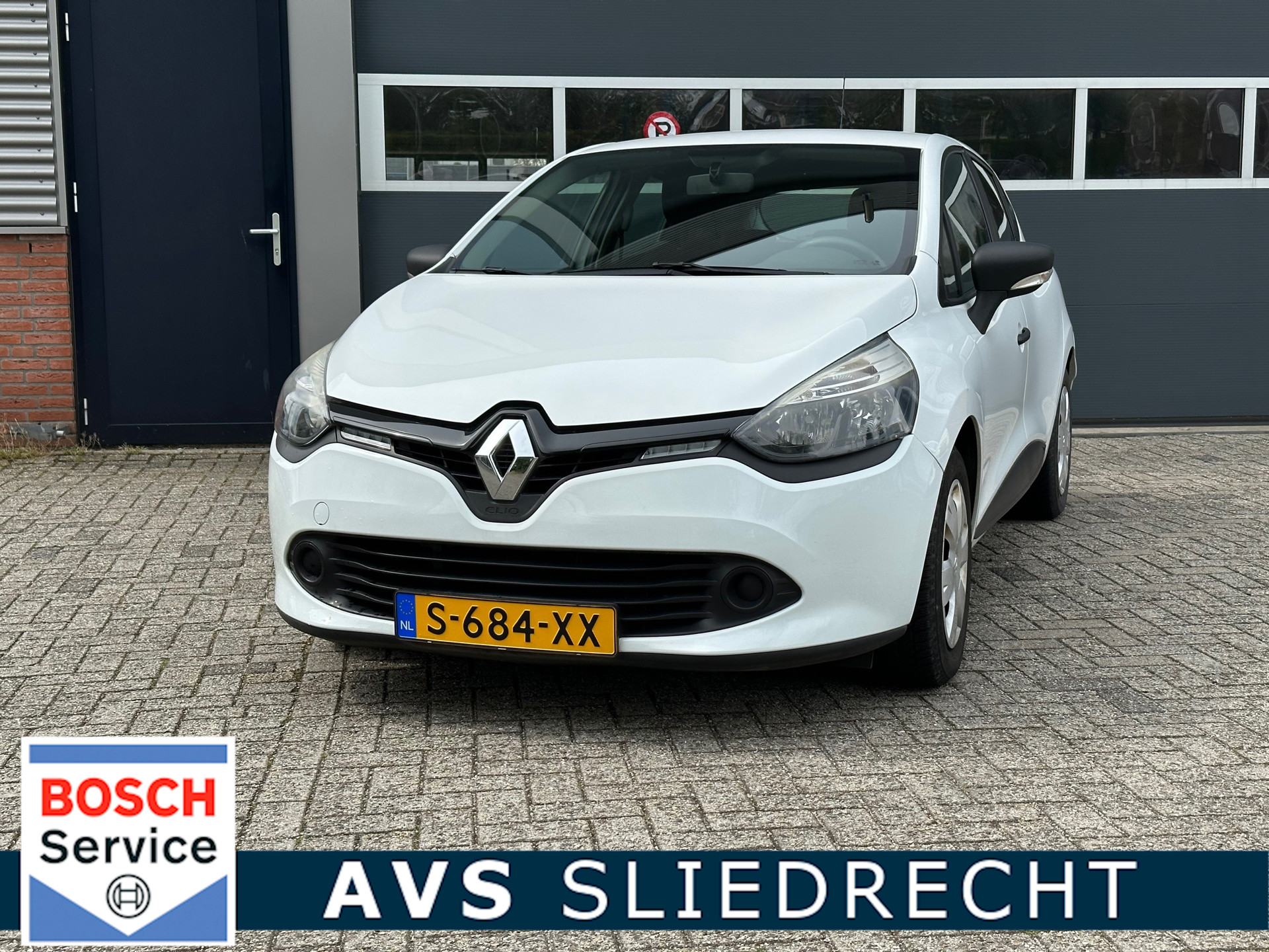Renault CLIO 1.2 16V / Airco / Aux / Cruise / Parkeersensor bij viaBOVAG.nl