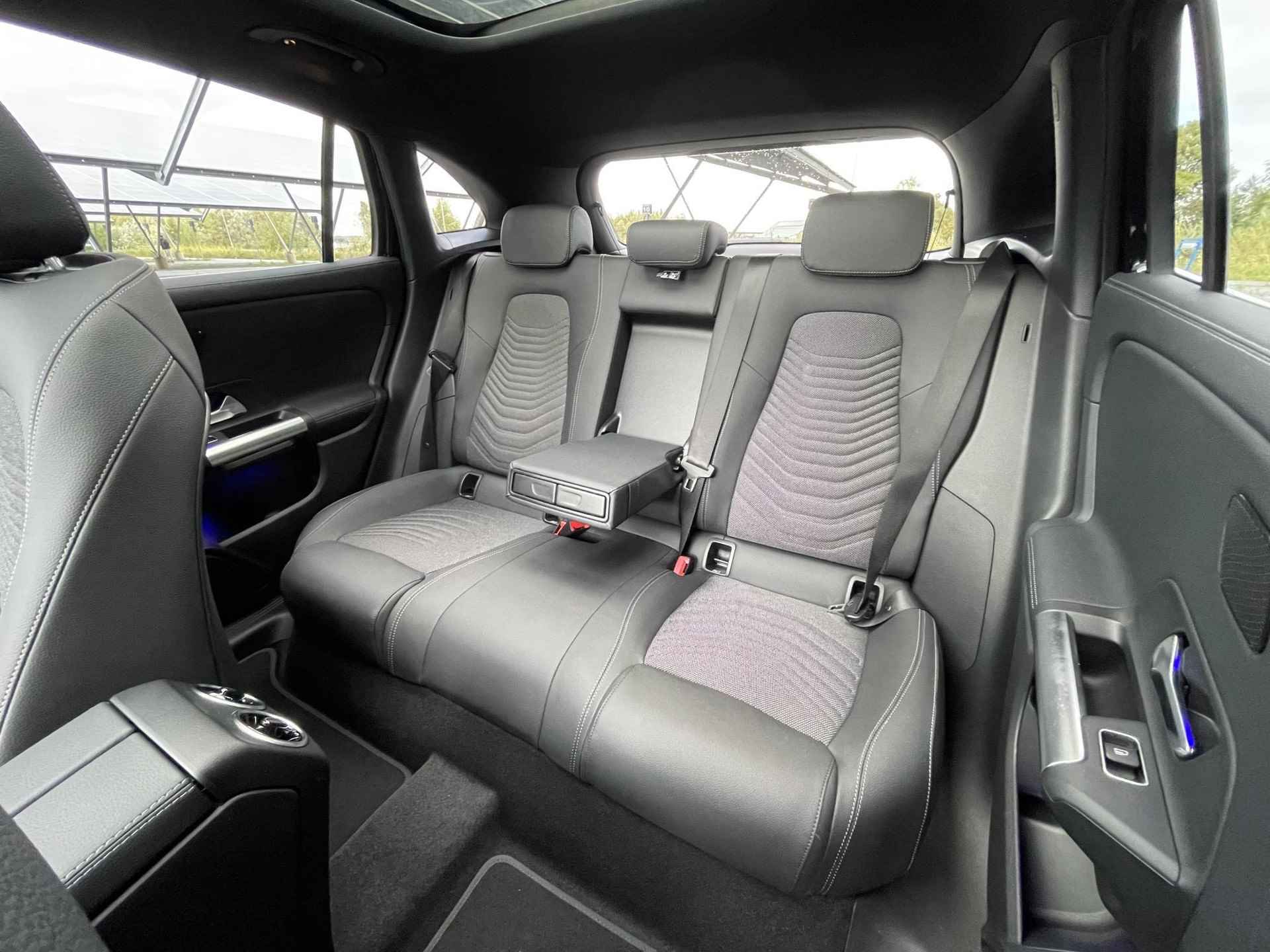 Mercedes-Benz EQA 250+ Business Edition 71 kWh | Panoramadak | 360 camera | Memory stoelen | Sfeerverlichting | Stoelverwarming | - 12/34