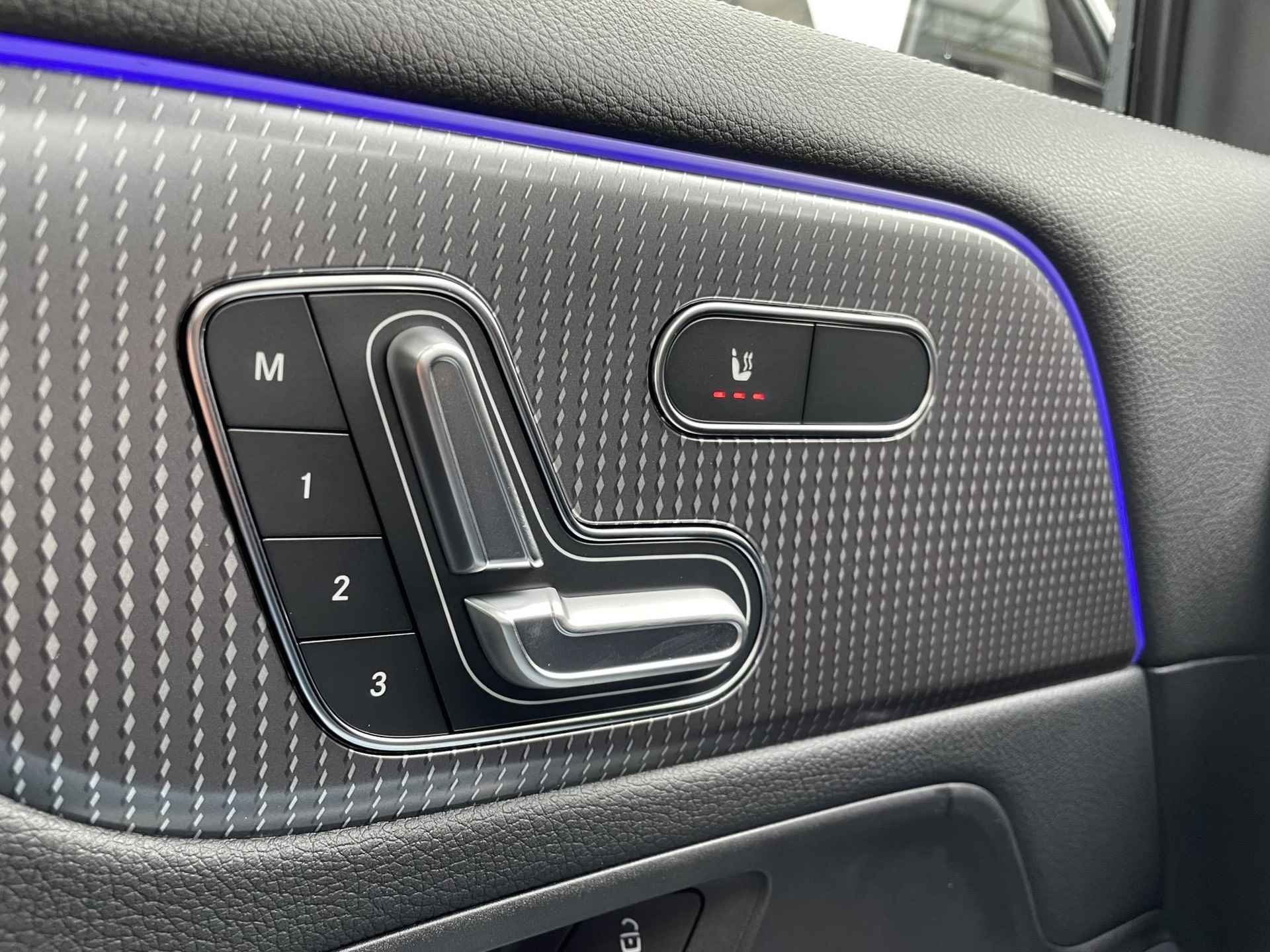 Mercedes-Benz EQA 250+ Business Edition 71 kWh | Panoramadak | 360 camera | Memory stoelen | Sfeerverlichting | Stoelverwarming | - 20/34