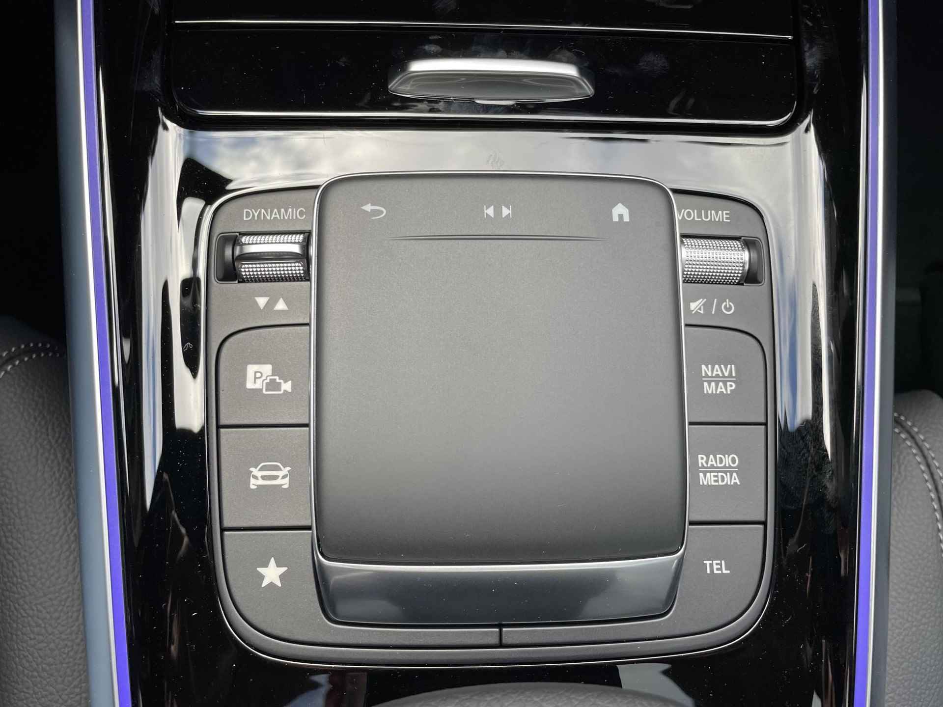 Mercedes-Benz EQA 250+ Business Edition 71 kWh | Panoramadak | 360 camera | Memory stoelen | Sfeerverlichting | Stoelverwarming | - 21/34