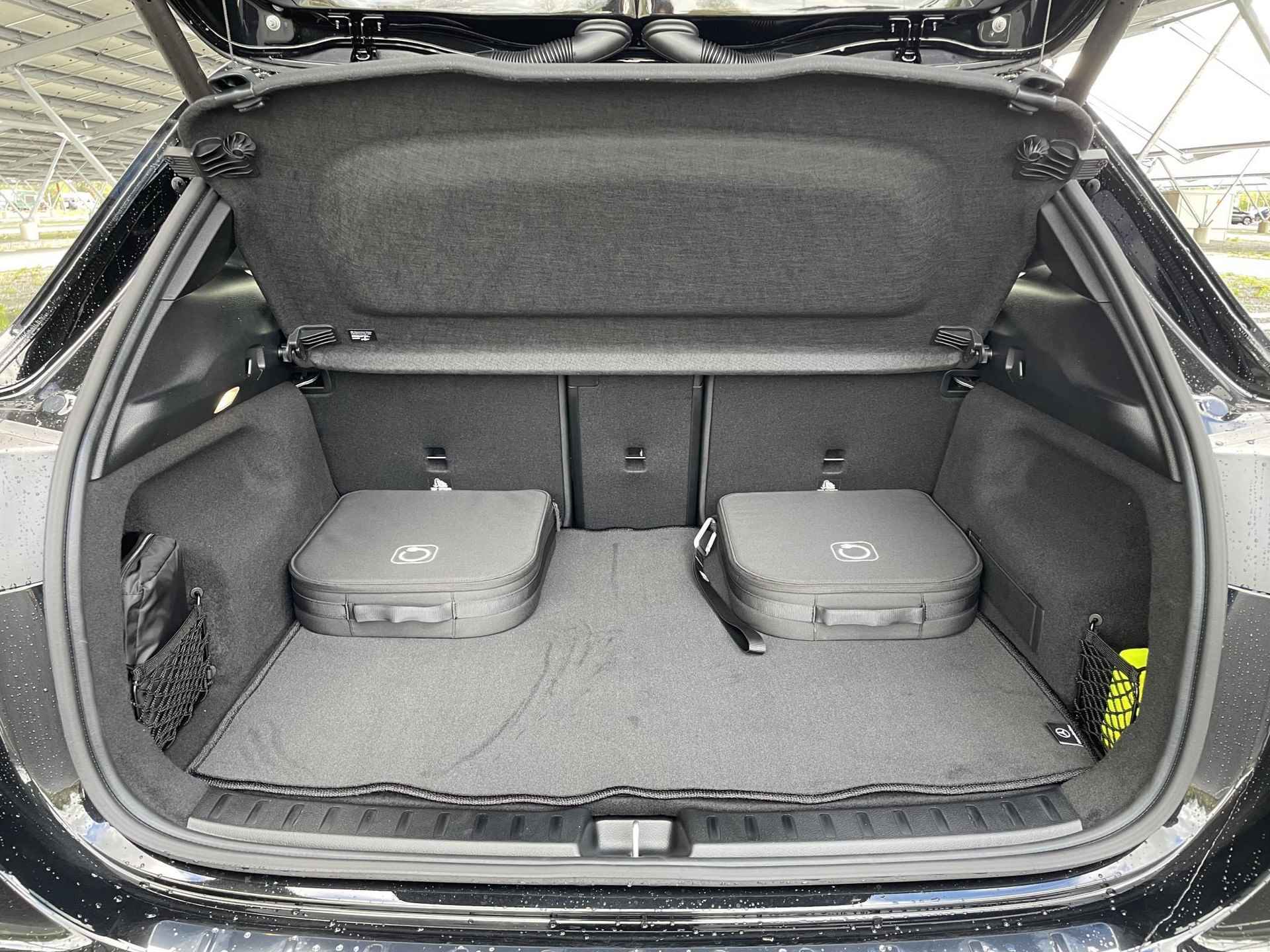 Mercedes-Benz EQA 250+ Business Edition 71 kWh | Panoramadak | 360 camera | Memory stoelen | Sfeerverlichting | Stoelverwarming | - 32/34