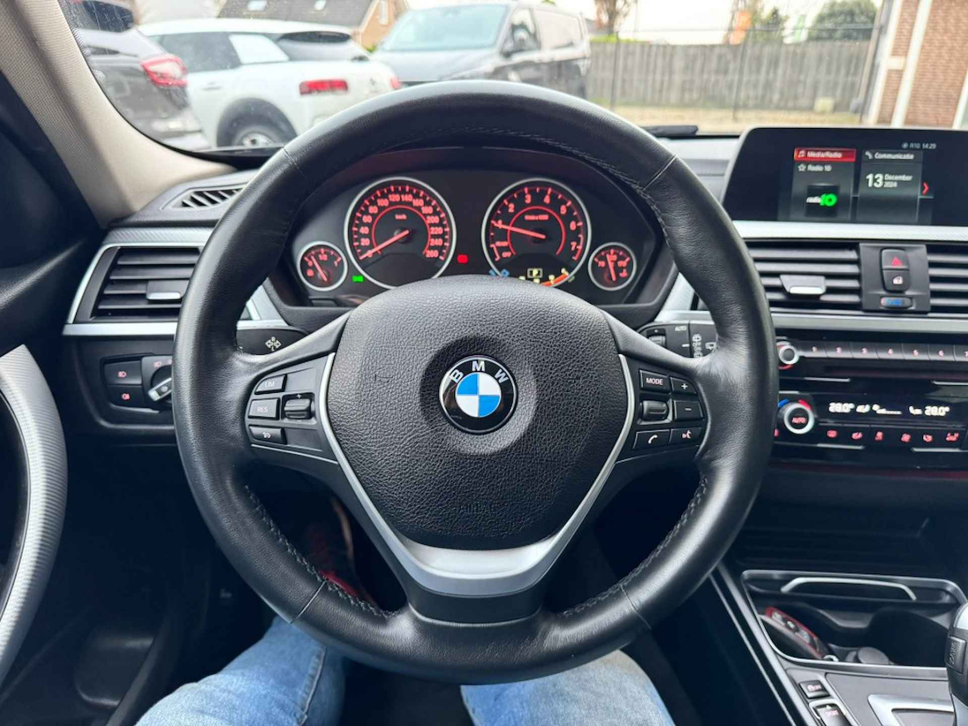 BMW 3-serie 320I EXECUTIVE/PANO/TREKHAAK - 22/32