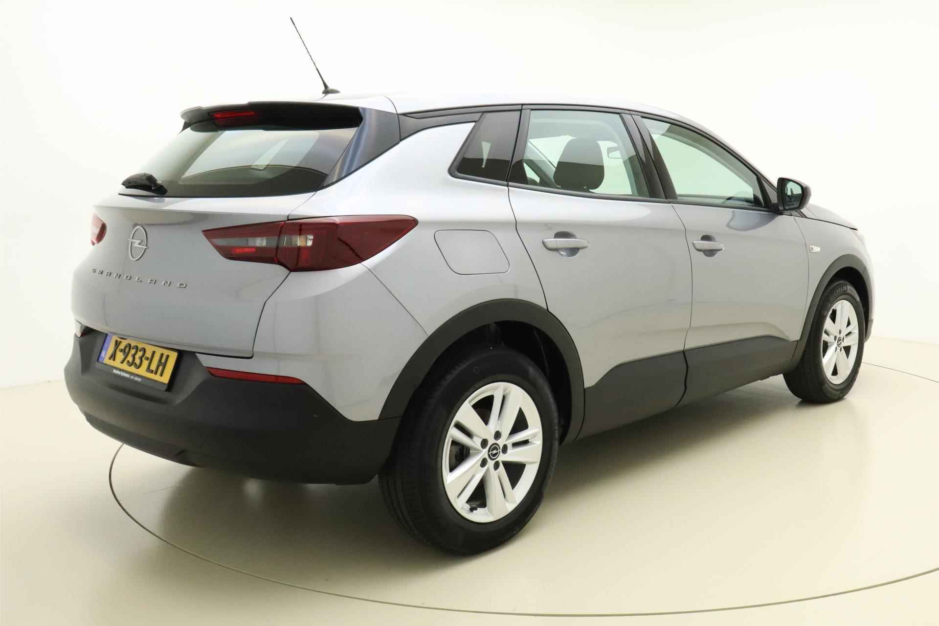 Opel Grandland 1.2 Turbo 130pk Edition | Navigatie via Apple Carplay | Camera | Climate control | Stoel & Stuurverwarming | Lichtmetalen velgen - 3/30