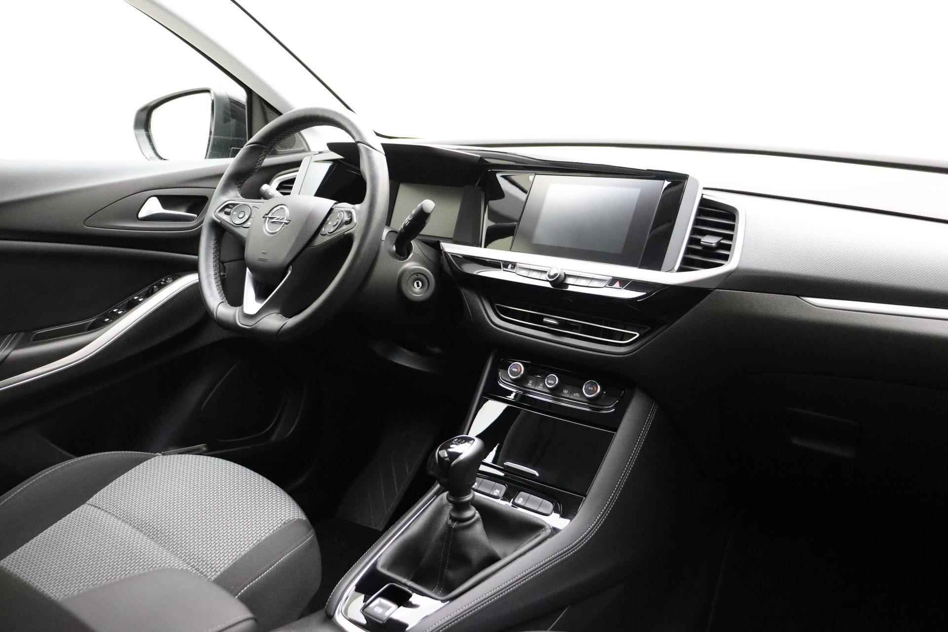 Opel Grandland 1.2 Turbo 130pk Edition | Navigatie via Apple Carplay | Camera | Climate control | Stoel & Stuurverwarming | Lichtmetalen velgen - 4/30