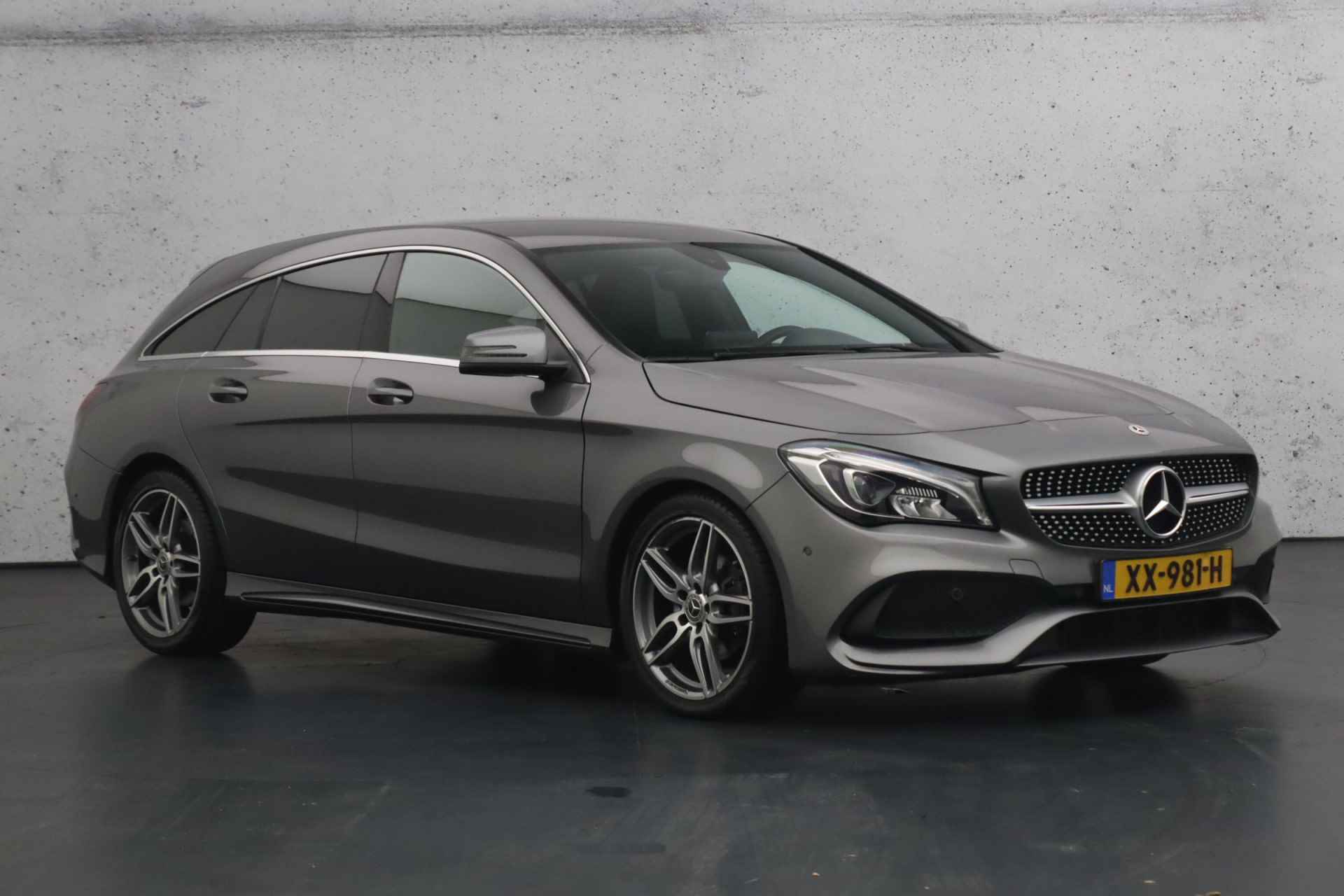 Mercedes-Benz CLA-Klasse Shooting Brake 180 | AMG-Styling | Stoelverwarming | Camera | Parkeersensoren | Apple carplay - 28/32