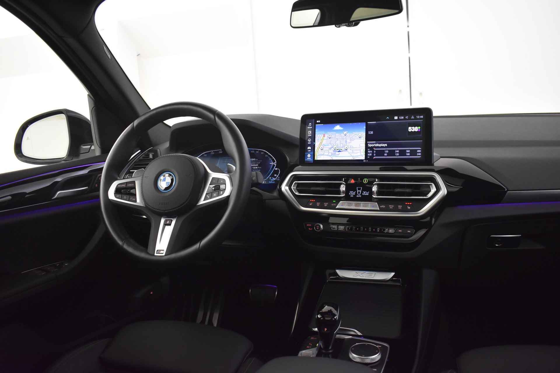 BMW X3 xDrive30e High Executive M Sport Automaat / Panoramadak / Trekhaak / Sportstoelen / Stoelverwarming / Head-Up / Adaptieve LED / Parking Assistant / Live Cockpit Professional - 17/53