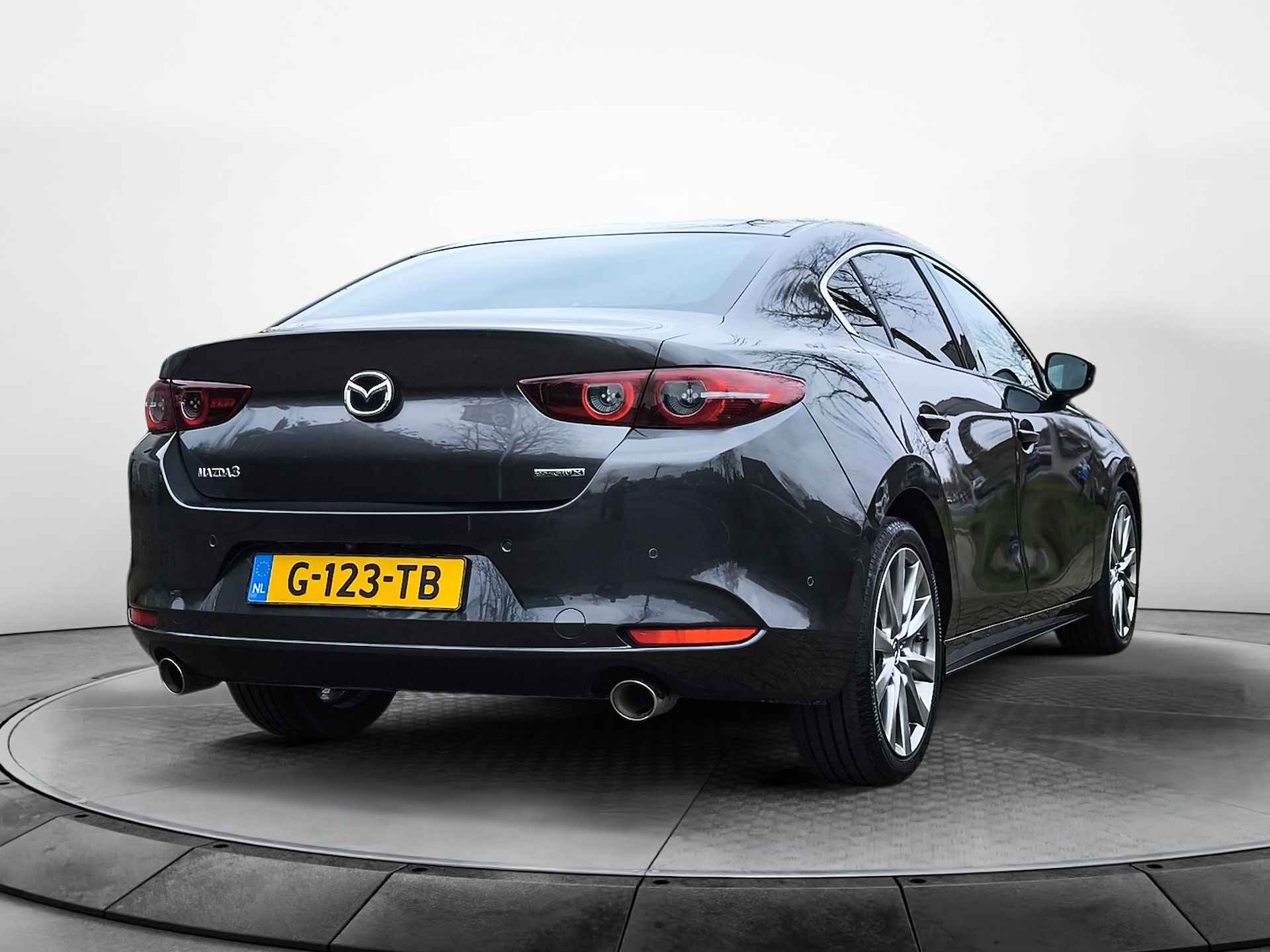 Mazda 3 2.0 e-SkyActiv-X M Hybrid 180 Luxury (180PK), 1e-Eig. Dealer-Onderh. BOVAG-Garantie. NL-Auto. Leer, Navigatie/Apple-Carplay/Android-Auto, Adaptive-Cruisecontrol, Parkeersensoren-V+A, Keyless-Entry/Start, Stoelverwarming, LM.-Velgen-18Inch, Privacy-Glas - 3/41