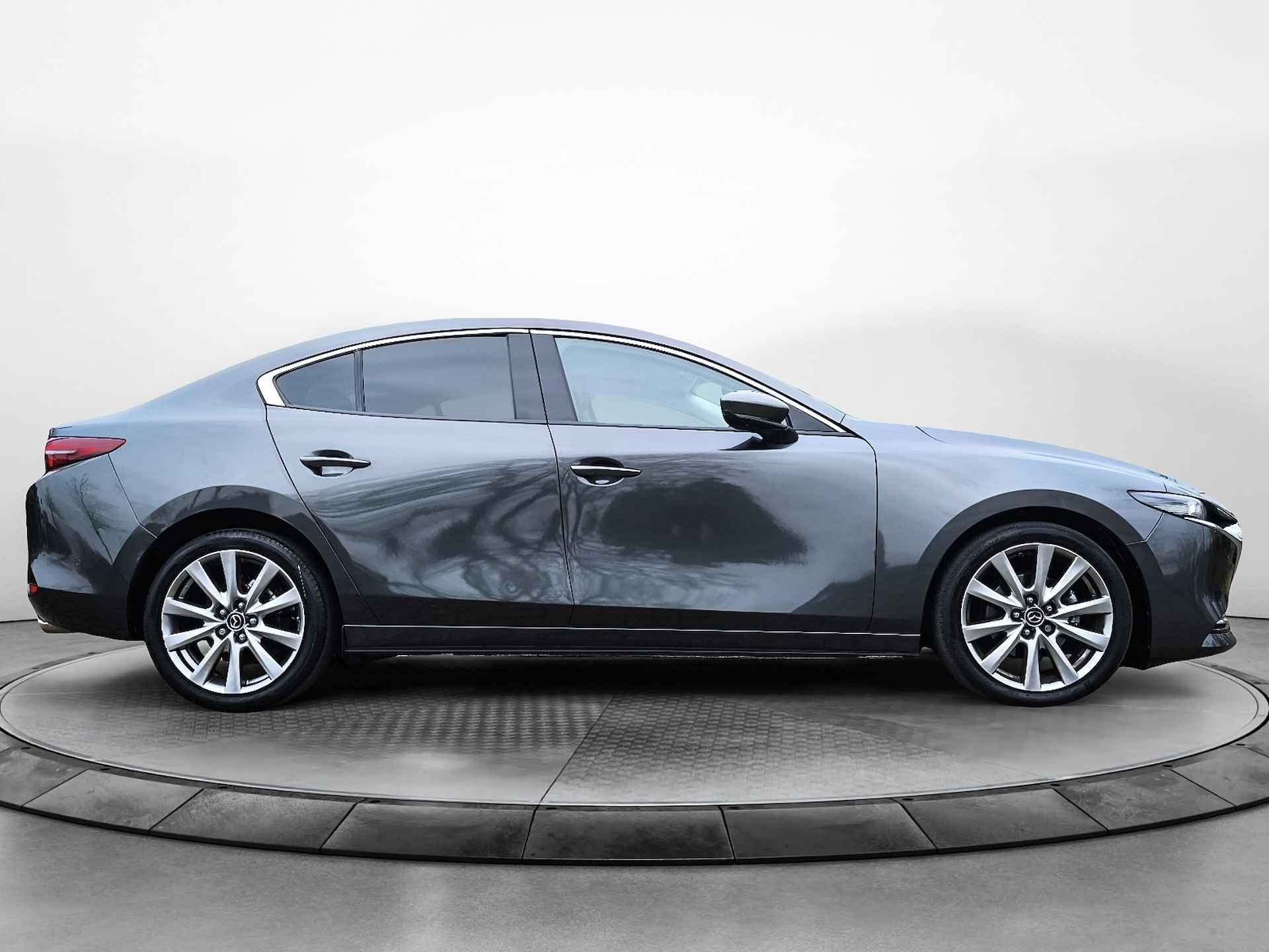 Mazda 3 2.0 e-SkyActiv-X M Hybrid 180 Luxury (180PK), 1e-Eig. Dealer-Onderh. BOVAG-Garantie. NL-Auto. Leer, Navigatie/Apple-Carplay/Android-Auto, Adaptive-Cruisecontrol, Parkeersensoren-V+A, Keyless-Entry/Start, Stoelverwarming, LM.-Velgen-18Inch, Privacy-Glas - 4/41