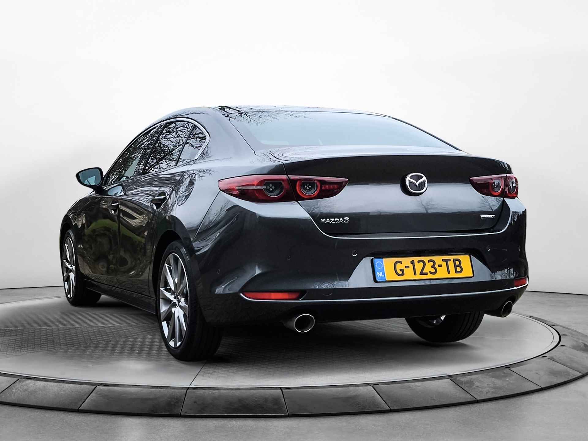 Mazda 3 2.0 e-SkyActiv-X M Hybrid 180 Luxury (180PK), 1e-Eig. Dealer-Onderh. BOVAG-Garantie. NL-Auto. Leer, Navigatie/Apple-Carplay/Android-Auto, Adaptive-Cruisecontrol, Parkeersensoren-V+A, Keyless-Entry/Start, Stoelverwarming, LM.-Velgen-18Inch, Privacy-Glas - 9/41