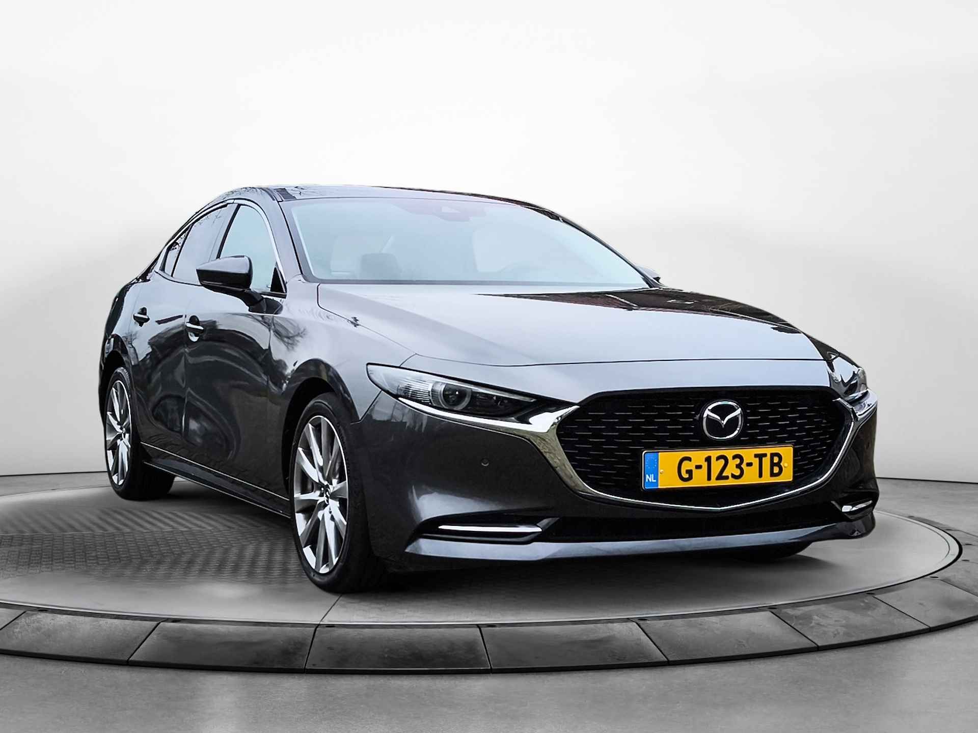 Mazda 3 2.0 e-SkyActiv-X M Hybrid 180 Luxury (180PK), 1e-Eig. Dealer-Onderh. BOVAG-Garantie. NL-Auto. Leer, Navigatie/Apple-Carplay/Android-Auto, Adaptive-Cruisecontrol, Parkeersensoren-V+A, Keyless-Entry/Start, Stoelverwarming, LM.-Velgen-18Inch, Privacy-Glas - 11/41