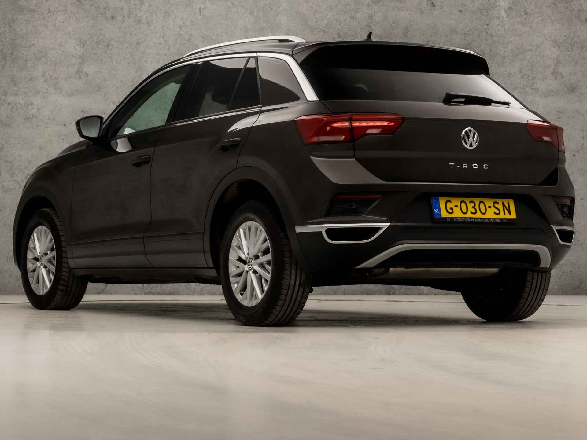 Volkswagen T-Roc 1.5 TSI Sport 150Pk (DIGITAL COCKPIT, APPLE CARPLAY, STOELVERWARMING, CAMERA, SPORTSTOELEN, DODEHOEK DETECTOR, ADAPTIVE CRUISE, GETINT GLAS, LANE ASSIST, DAB+, NIEUWSTAAT) - 3/34