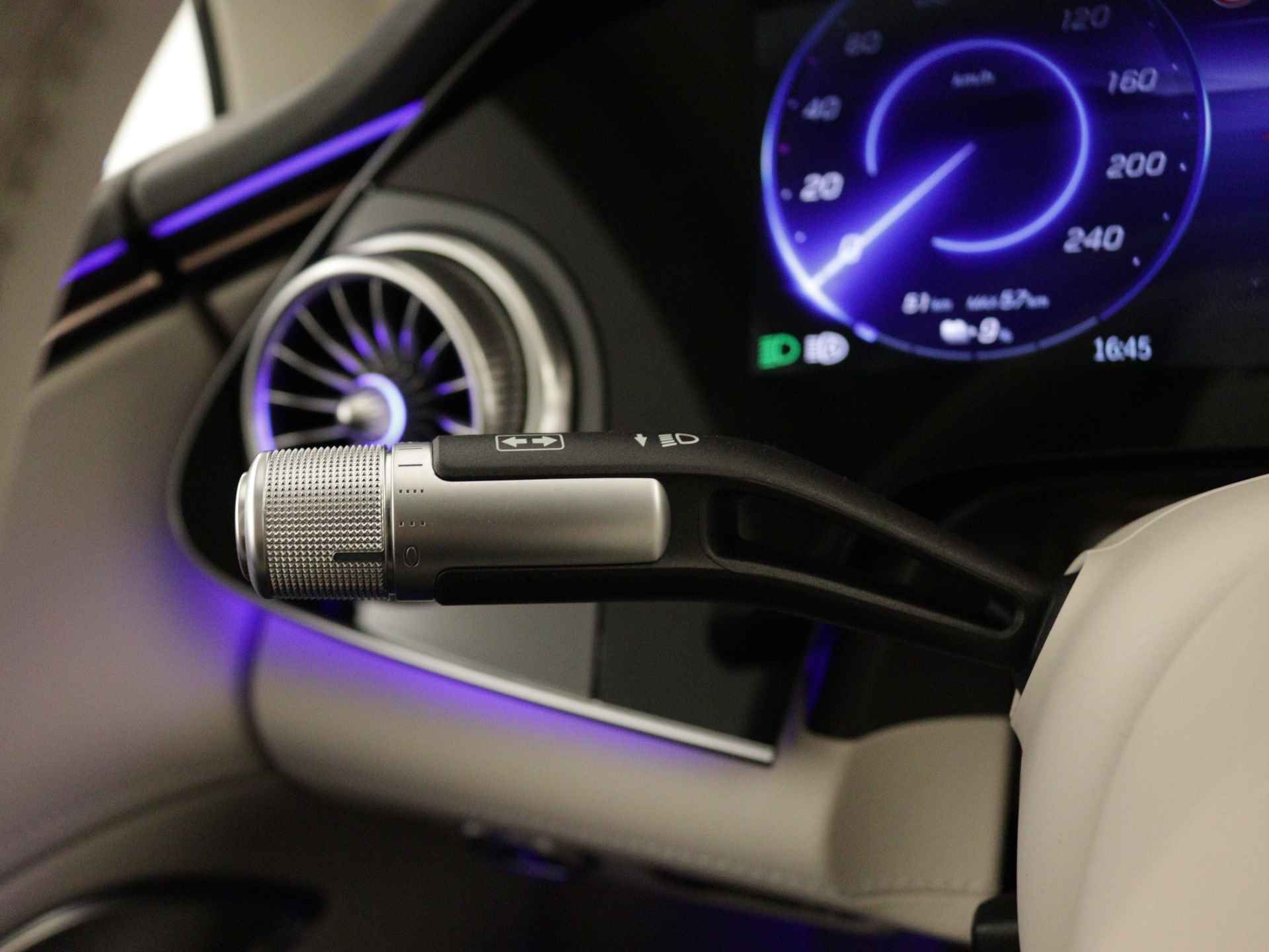 Mercedes-Benz EQS 580 4MATIC AMG Line 108 kWh | Garagedeuropener | Akoestiekcomfort pakket | Achterasbesturing tot 10° |  EASY PACK achterklep | Draadloos oplaadsysteem voor Smartphone | Memory pakket | KEYLESS GO-comfortpakket | USB pakket Plus | - 7/37
