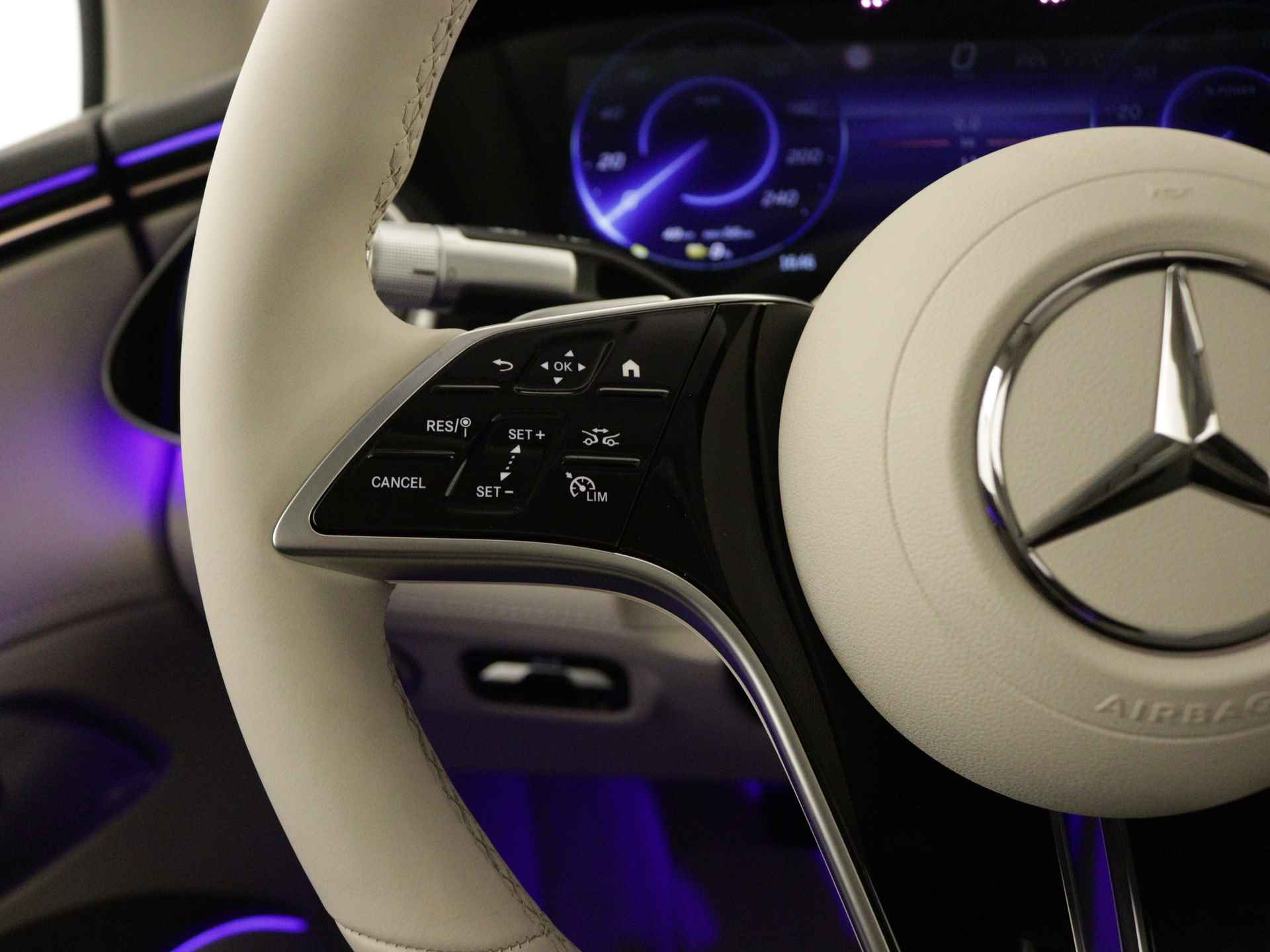 Mercedes-Benz EQS 580 4MATIC AMG Line 108 kWh | Garagedeuropener | Akoestiekcomfort pakket | Achterasbesturing tot 10° |  EASY PACK achterklep | Draadloos oplaadsysteem voor Smartphone | Memory pakket | KEYLESS GO-comfortpakket | USB pakket Plus | - 20/37