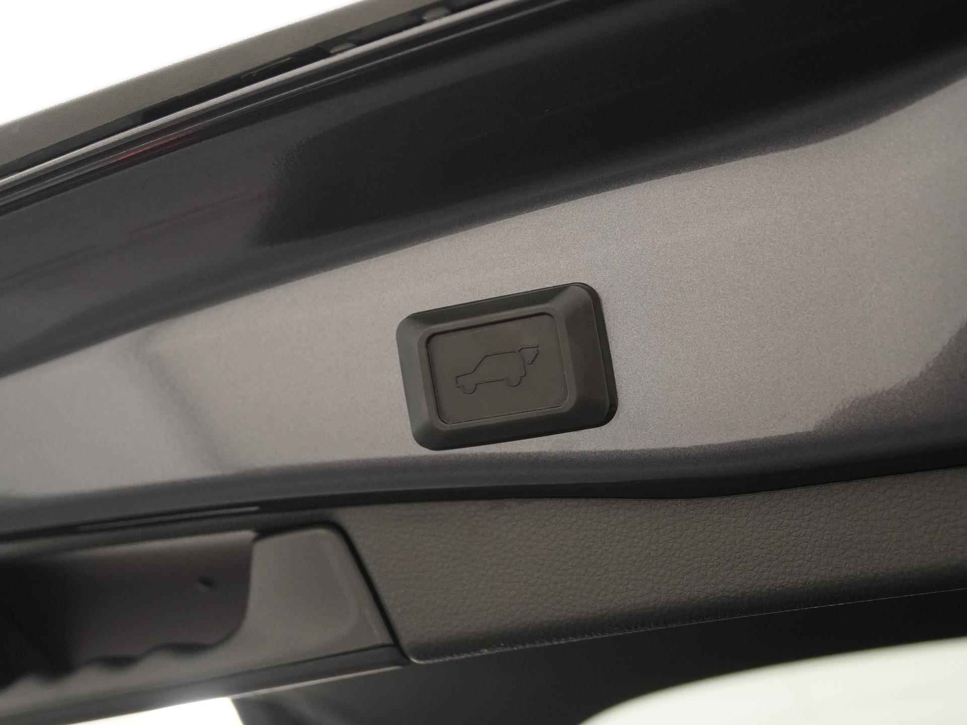 Toyota RAV4 2.5 Hybrid Style | Leder | Camera | Elek klep | Blind spot |  Zondag Open! - 22/37
