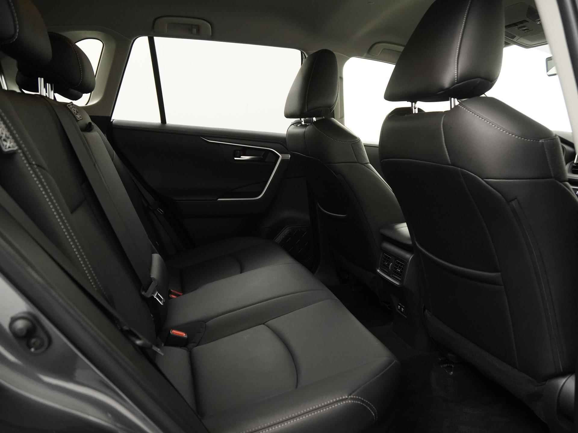 Toyota RAV4 2.5 Hybrid Style | Leder | Camera | Elek klep | Blind spot |  Zondag Open! - 23/40