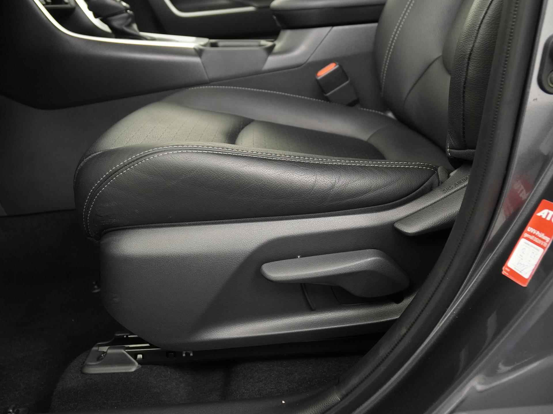 Toyota RAV4 2.5 Hybrid Style | Leder | Camera | Elek klep | Blind spot |  Zondag Open! - 25/40
