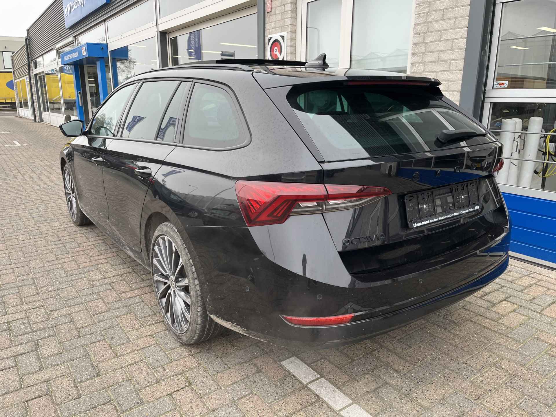 Škoda Octavia Combi 1.4 TSI iV PHEV Sportline / AUTOMAAT/ PANO/ CAMERA/ PARK. SENSOREN/ MEMORY SEATS/ HEAD-UP DISPLAY/ DODE HOEK/ KEYLESS/ STOELVERWARM./ MATRIX/ ADAPT. CRUISE/ APP-CONNECT/ NAVI/ CLIMA - 3/31