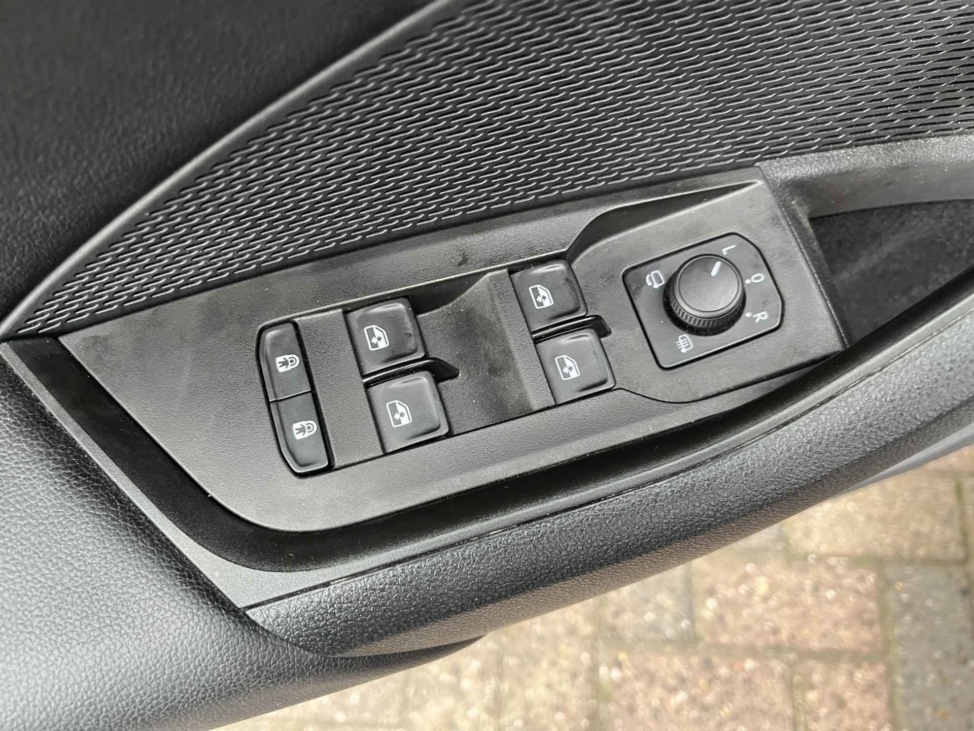 Škoda Octavia Combi 1.4 TSI iV PHEV Sportline / AUTOMAAT/ PANO/ CAMERA/ PARK. SENSOREN/ MEMORY SEATS/ HEAD-UP DISPLAY/ DODE HOEK/ KEYLESS/ STOELVERWARM./ MATRIX/ ADAPT. CRUISE/ APP-CONNECT/ NAVI/ CLIMA - 9/31