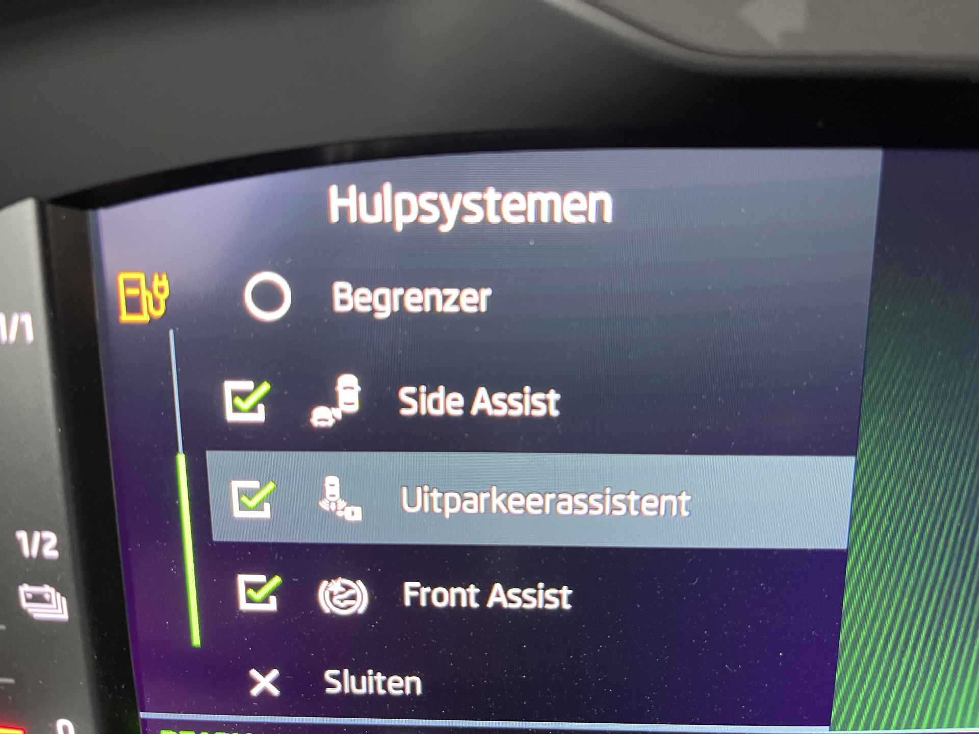 Škoda Octavia Combi 1.4 TSI iV PHEV Sportline / AUTOMAAT/ PANO/ CAMERA/ PARK. SENSOREN/ MEMORY SEATS/ HEAD-UP DISPLAY/ DODE HOEK/ KEYLESS/ STOELVERWARM./ MATRIX/ ADAPT. CRUISE/ APP-CONNECT/ NAVI/ CLIMA - 13/31