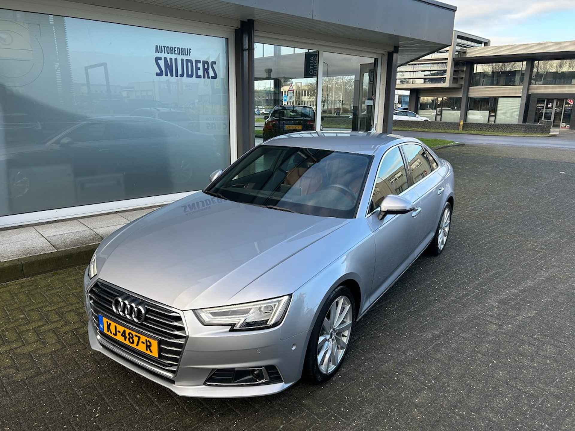 AUDI A4 2.0 TFSI ULTRA DESIGN Automaat - 3/34