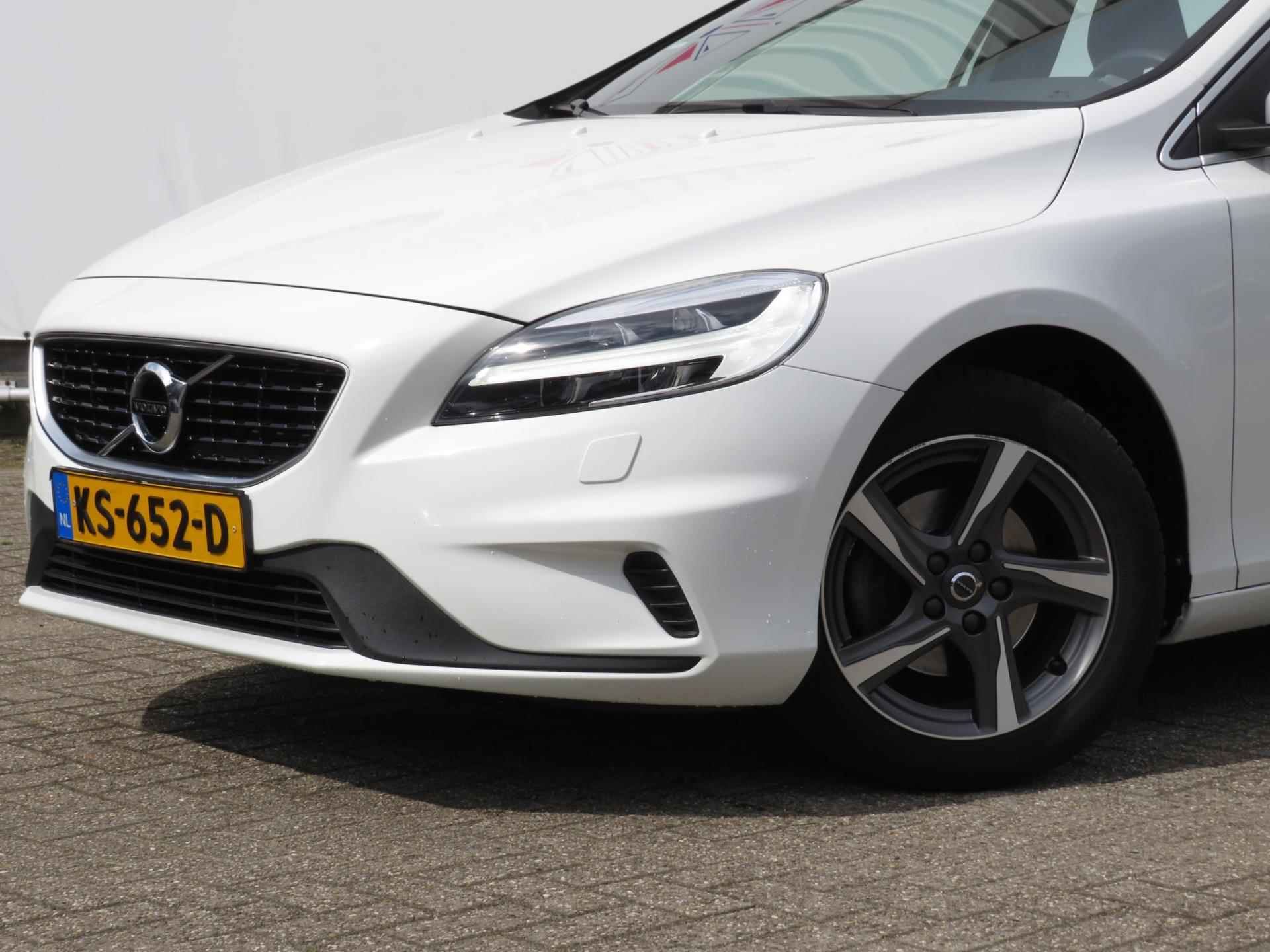 Volvo V40 2.0 D2 R-Design - 4/32