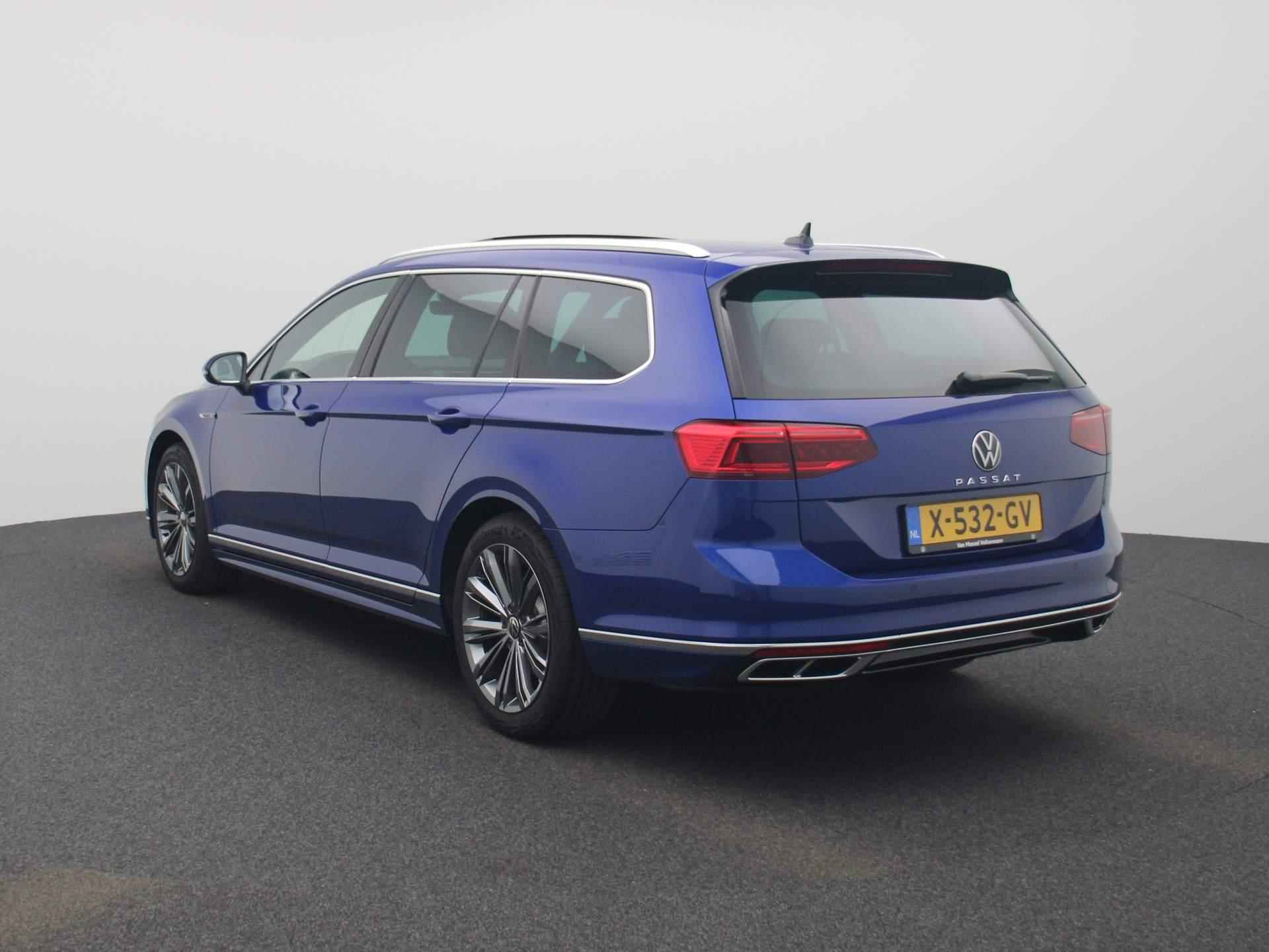 Volkswagen Passat Variant 1.5 TSI Elegance Business R | Automaat | R-Line |  Lederen bekleding | Panorama dak | Digital Cockpit PRO | Navigatie PRO (Groot Scherm) | Stoelverwarming | Achteruitrij Camera - 3/48