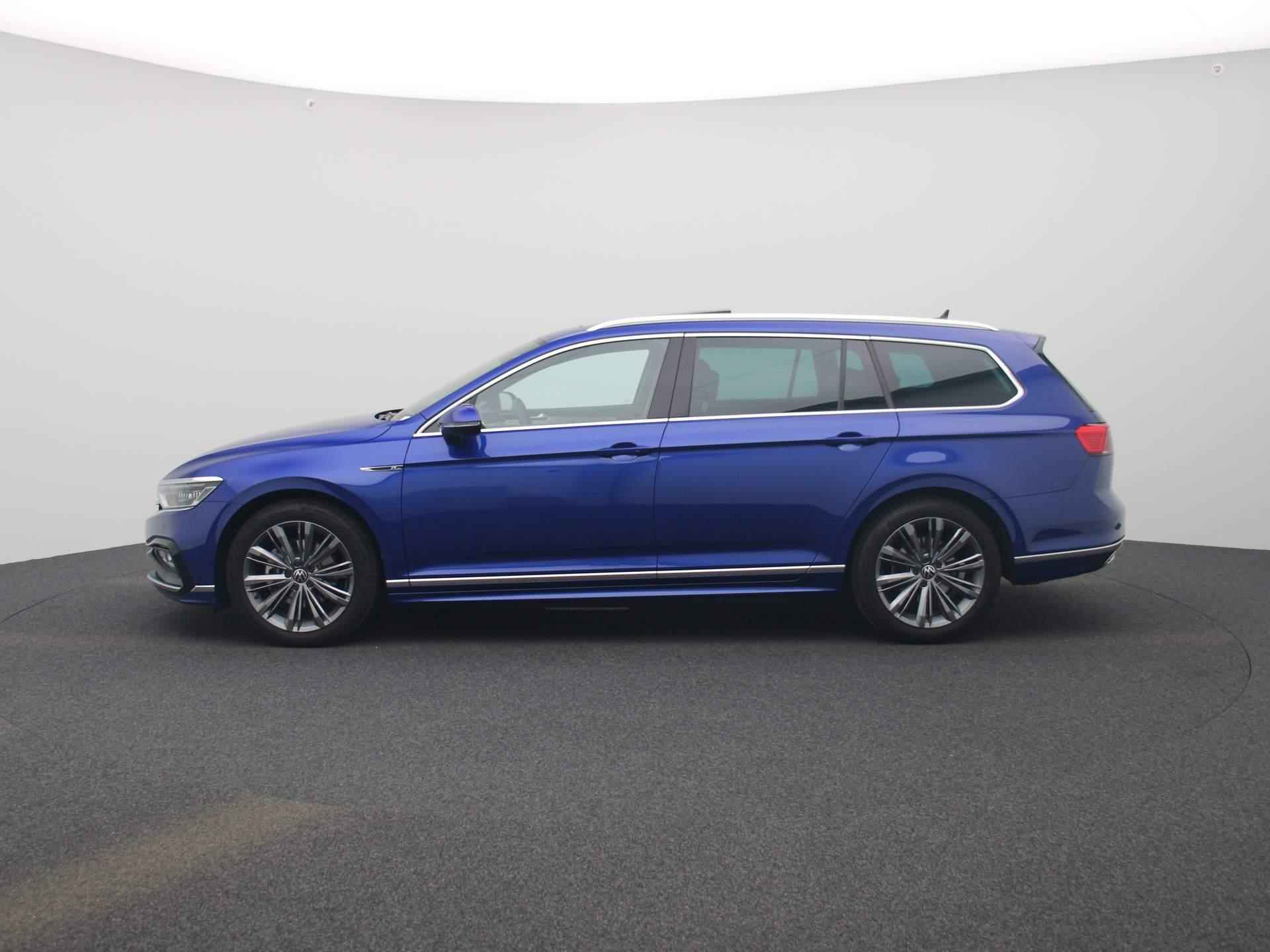 Volkswagen Passat Variant 1.5 TSI Elegance Business R | Automaat | R-Line |  Lederen bekleding | Panorama dak | Digital Cockpit PRO | Navigatie PRO (Groot Scherm) | Stoelverwarming | Achteruitrij Camera - 5/48