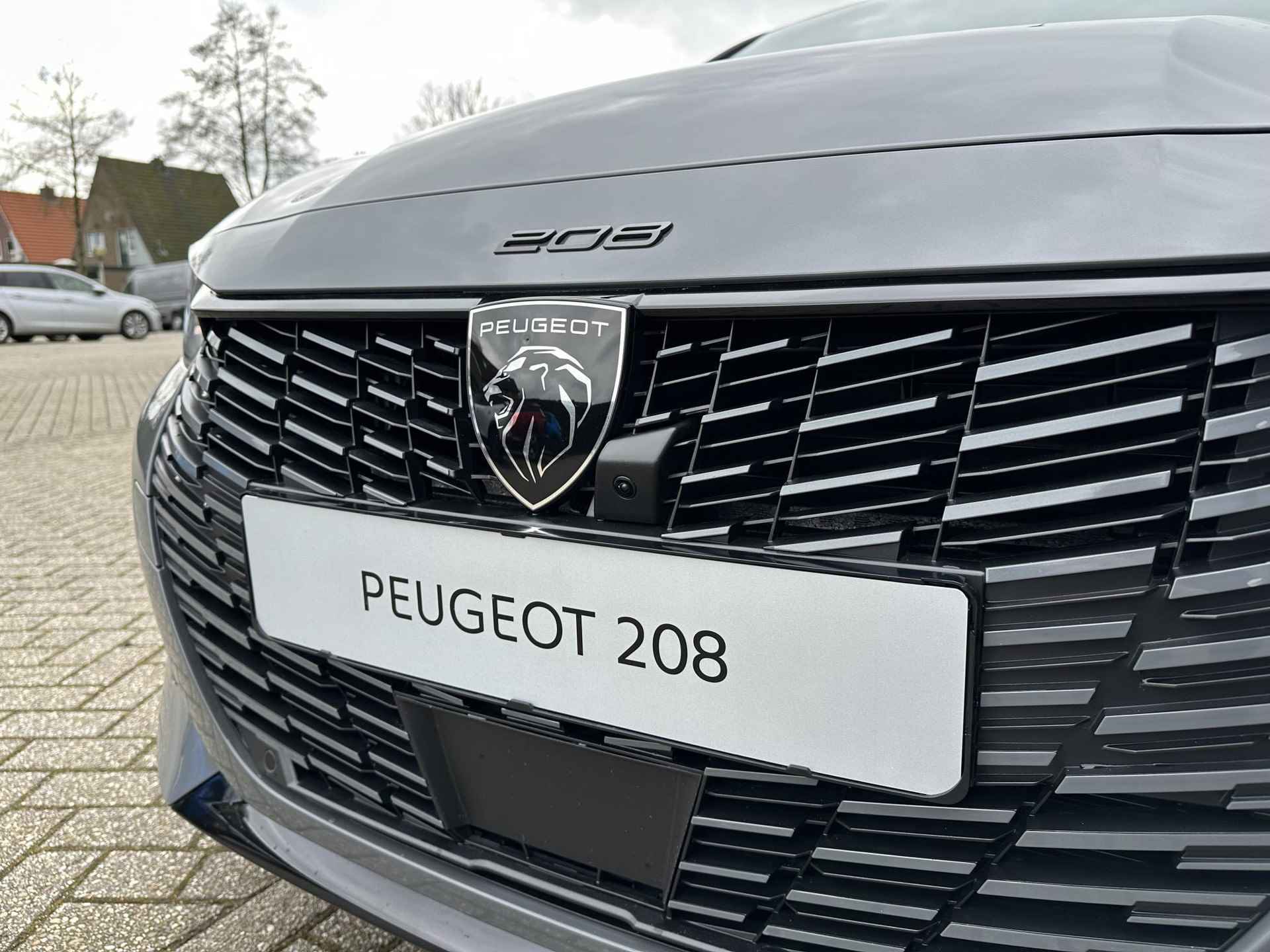 Peugeot 208 1.2 Turbo 100 PK Allure | Bouwjaar 2024 | Keyless entry | € 4500 DEMO Voordeel | Navigatie via Telefoon | 360 Graden Camera | Adaptieve Cruise Control | LED Verlichting | Stoelverwarming | Climate Control | Dode Hoek Detectie | Voor + Achter Parkeersensoren | Facelift Model 208 | - 45/64